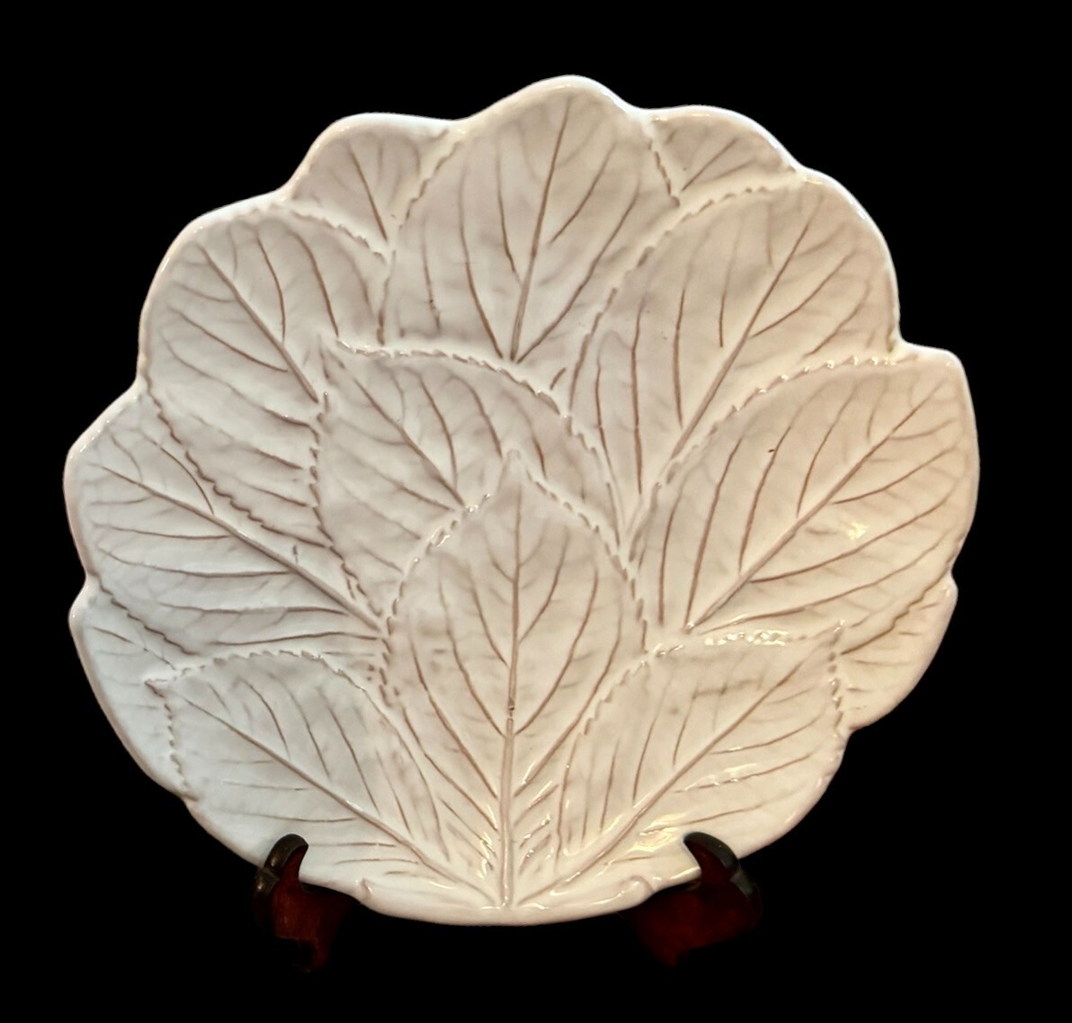 2 Molde Pottery Leaf Embossed 8 3/4″ Salad/Lunch White Plates Made in Portugal