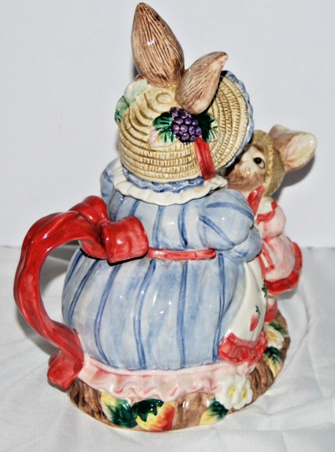 VTG 1992 Fitz and Floyd Bunny Bonnet Hill Ceramic Teapot Mother Baby Rabbit 40oz