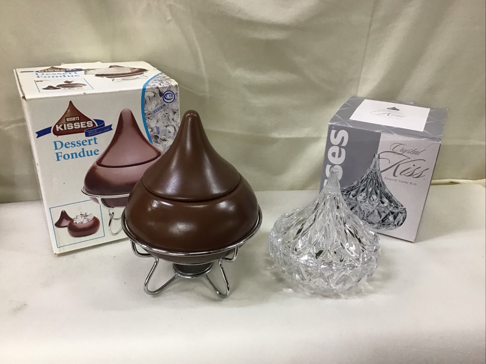 Hershey’s Kiss Crystal Candy Dish & Hersheys Fondue Set W/ Original Boxes L2
