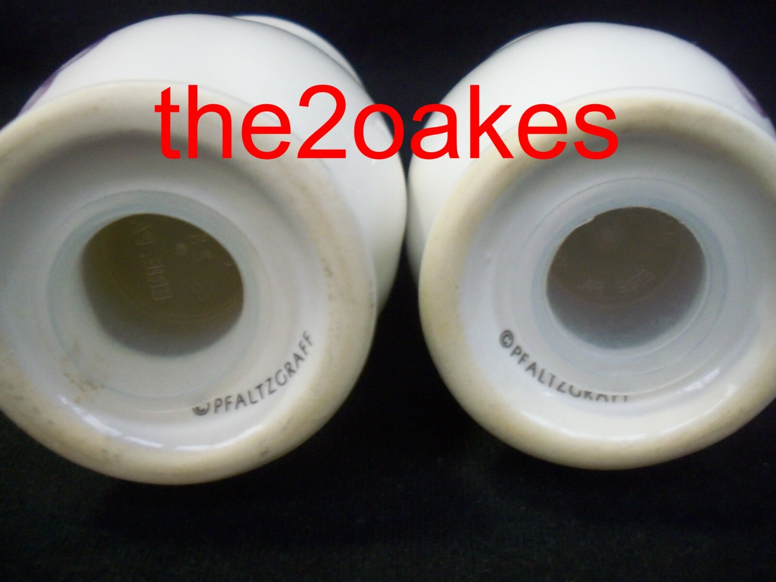 Pfaltzgraff Grapevine Salt & Pepper Shaker Set 3-4 Hole