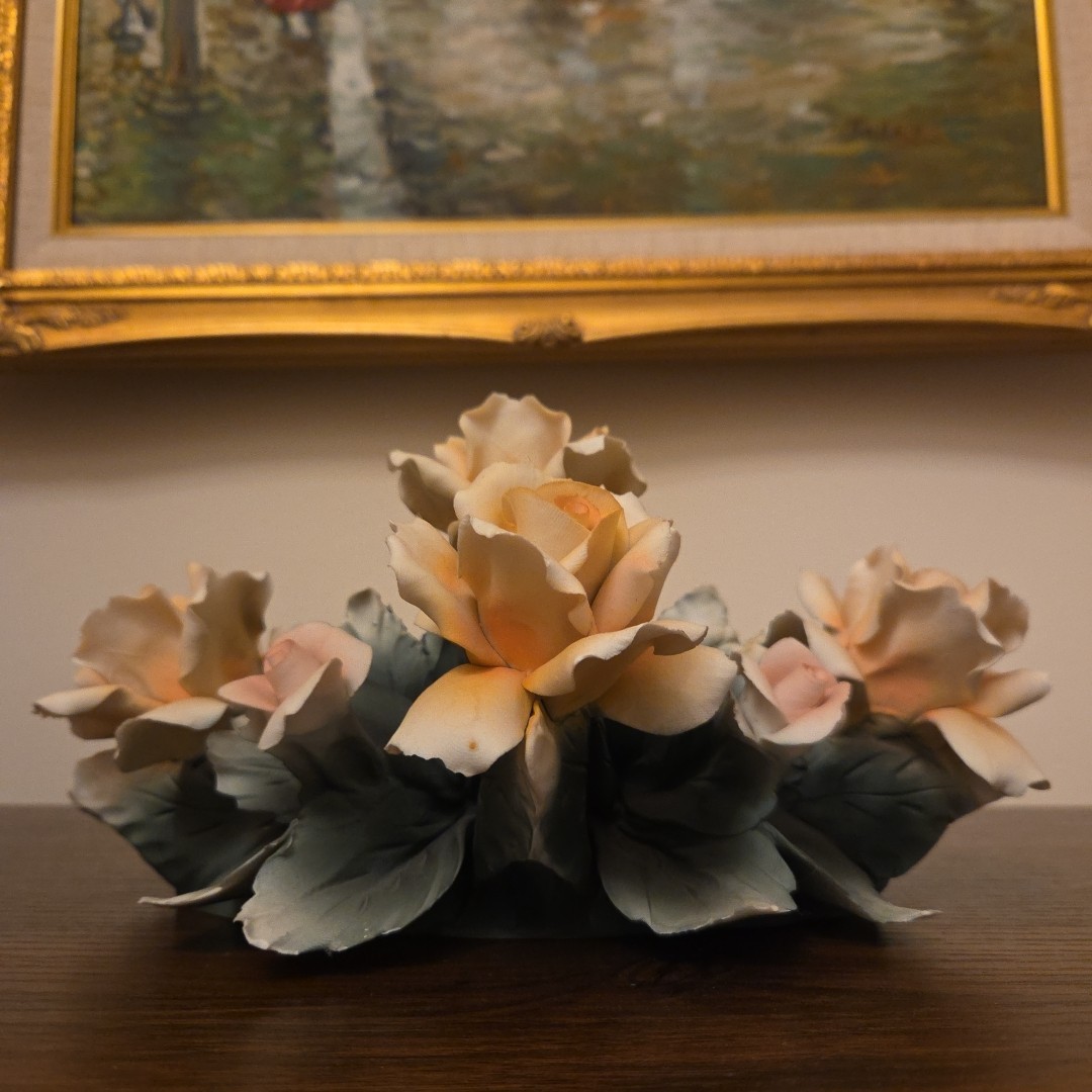 VINTAGE HAND PAINTED CAPODIMONTE ROSE FLORAL CENTERPIECE