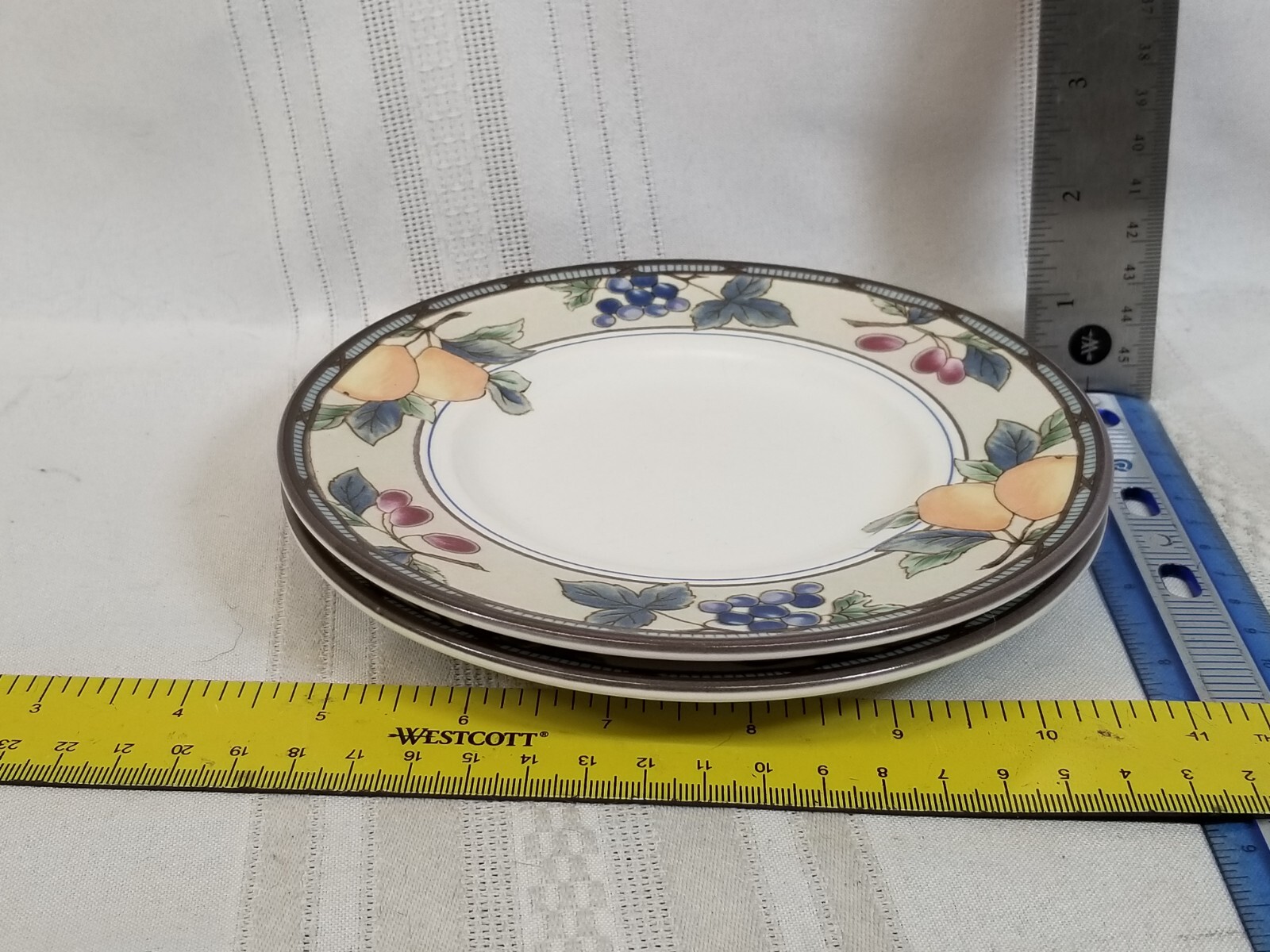 USED UTENSIL MARKS 2 Mikasa Intaglio Garden Harvest Saucers