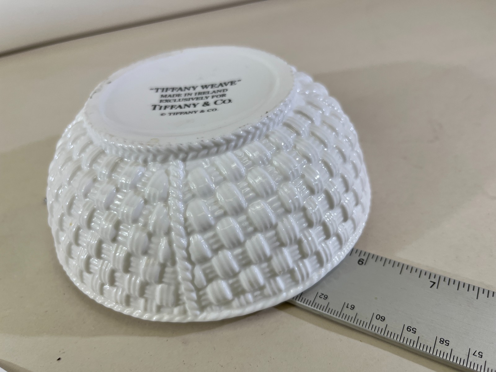 VTG Tiffany Weave Coupe Cereal 6″ Bowl Milk Glass Ireland Charity DS75