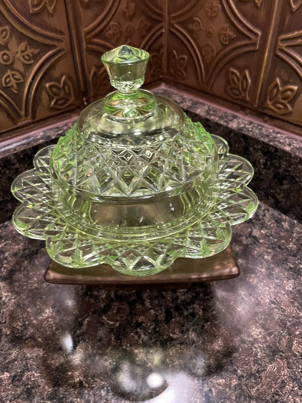 Vintage Riverside Green Vaseline Glass Petticoat Pattern Covered Bowl 30s Tested