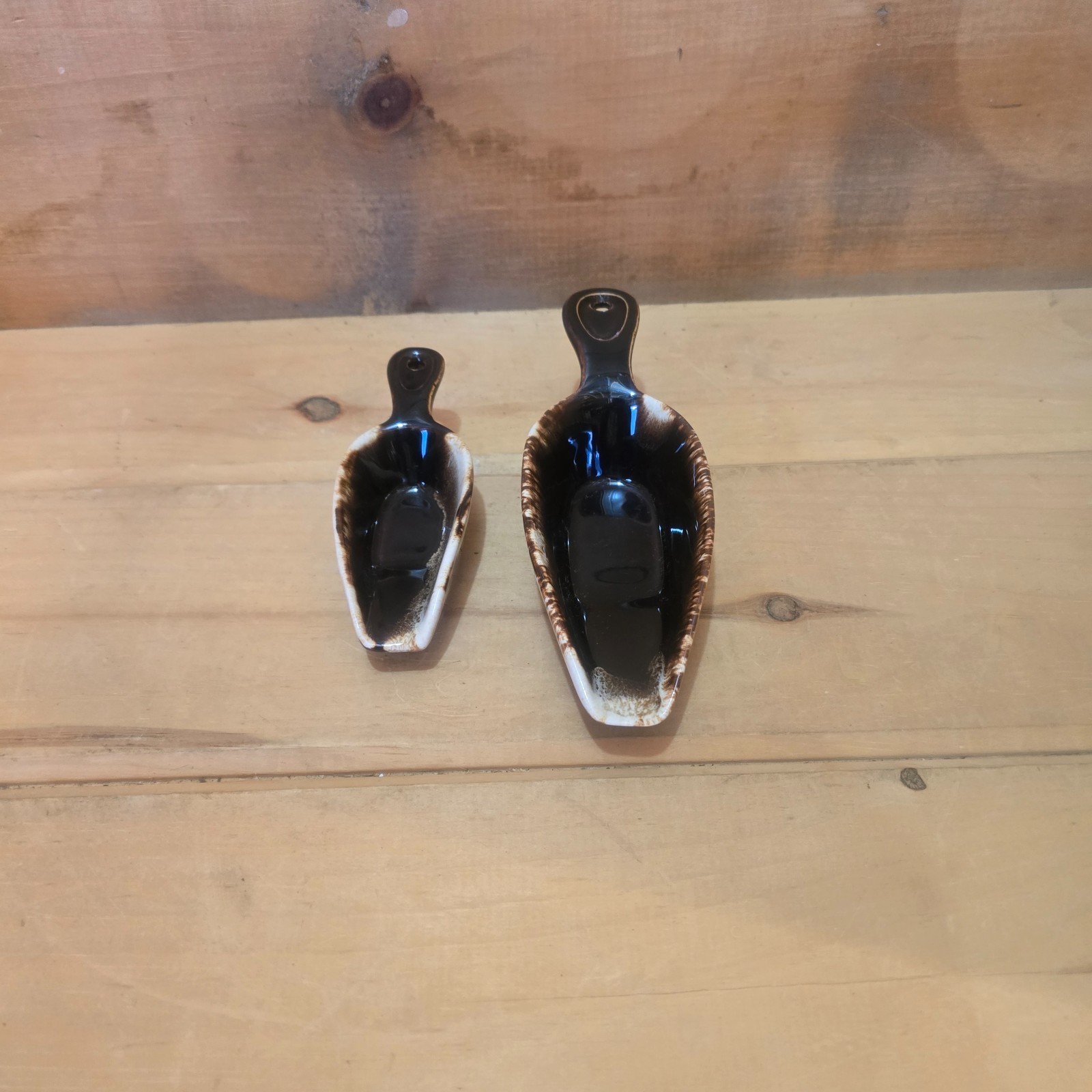 2 Pfaltzgraff Gourmet Brown Drip Small Nesting Scoops. 5¼”L x 1⅞”W x 1⅛”H & 7⅜”L
