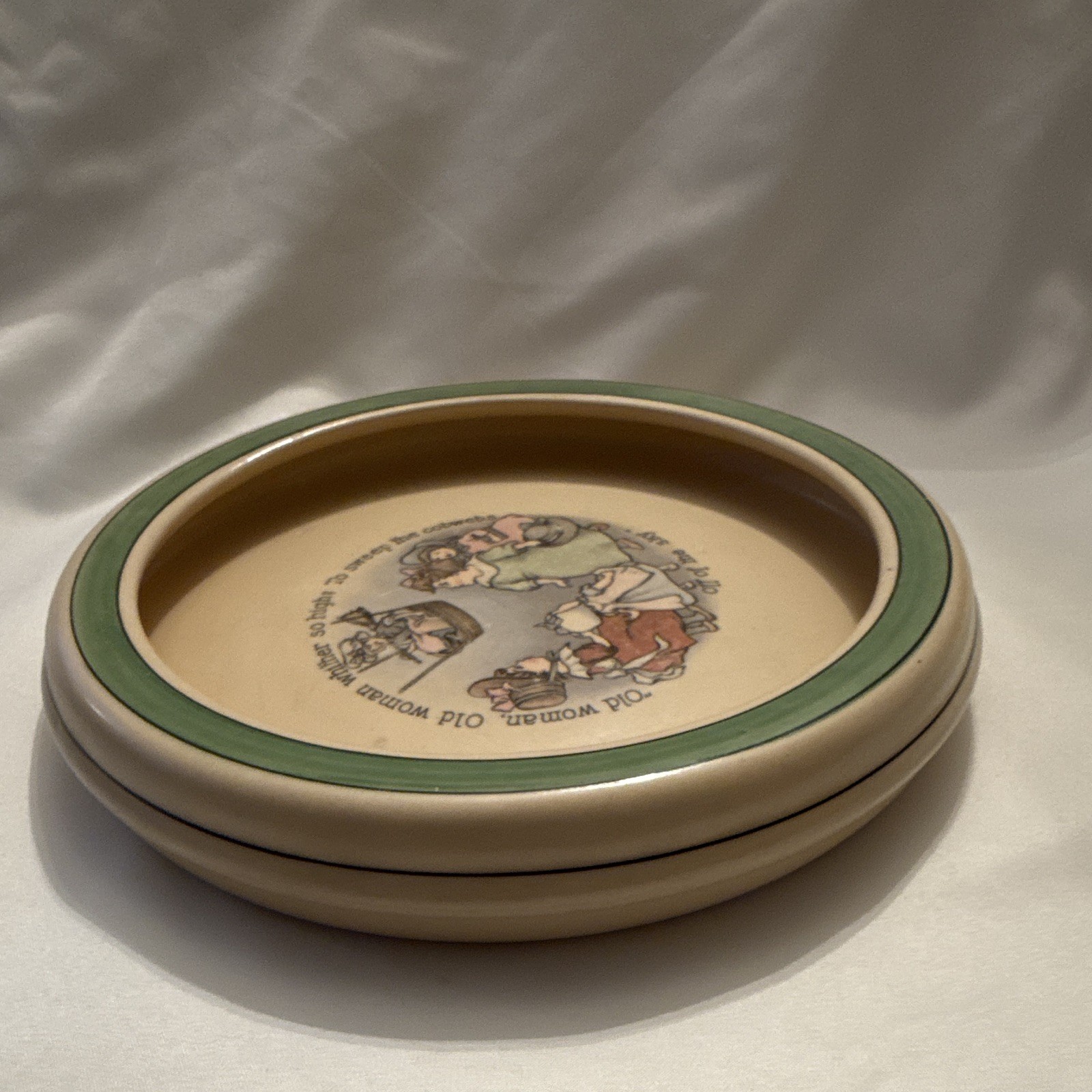 Ceramic Pottery Nursery Rhyme Bowl Beige w/ Green Rim Glossy 8 in Round