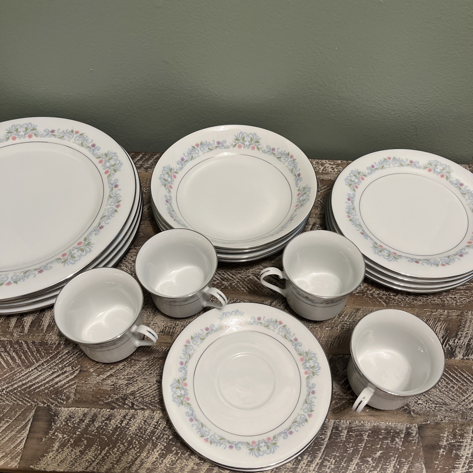 Vintage Crown Ming, Fine China, Jian Shiang, Windsor Pattern Service For 4 NICE