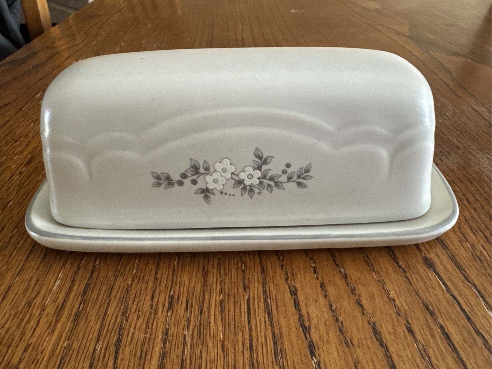 Pfaltzgraff Heirloom Covered Butter Dish Floral 028