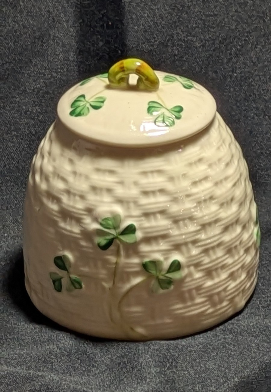 Belleek Ireland Shamrock Bee Hive Honey Pot Jar w/ Lid 6th Green Mark Marmalade