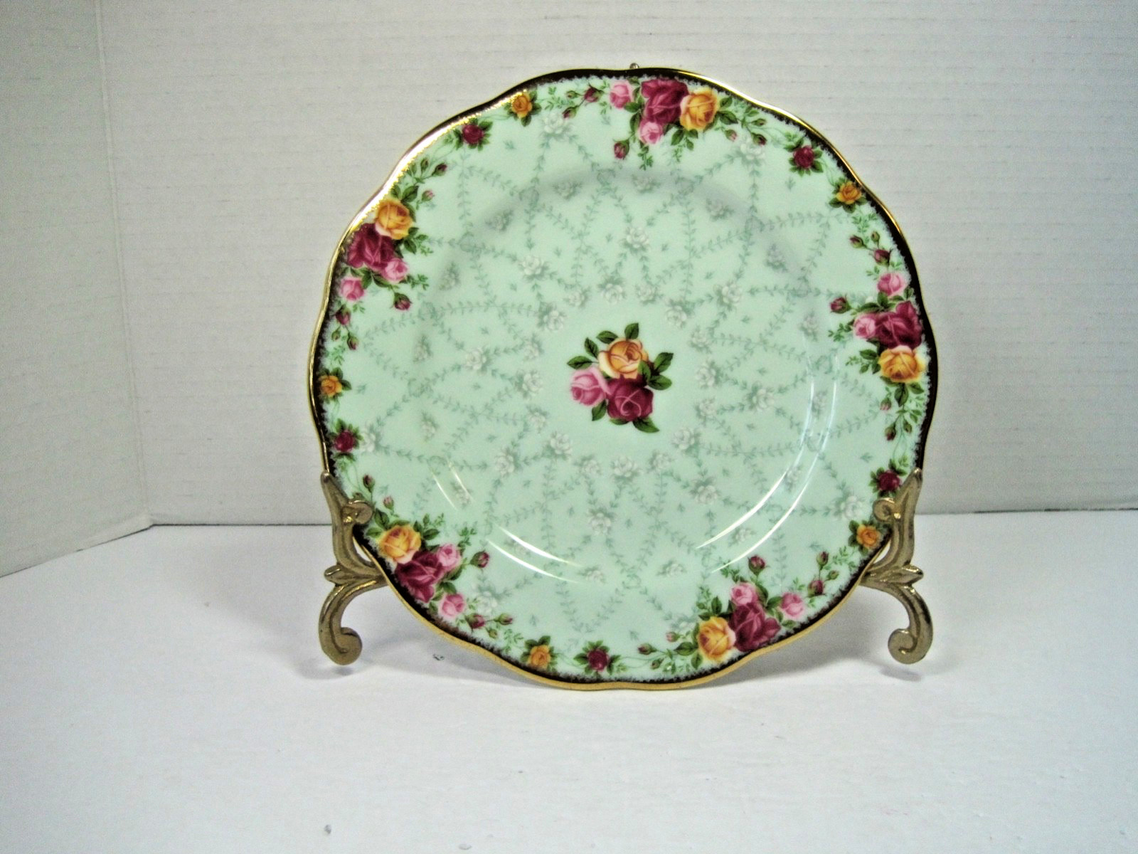 Royal Albert Bone Peppermint Dumask Salad Plates 8″ D Excellent