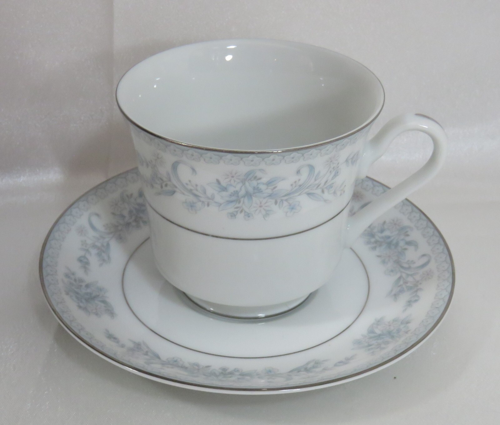 Mikasa Fine China Cup & Saucer DRESDEN ROSE White Blue Flowers – Platinum Trim