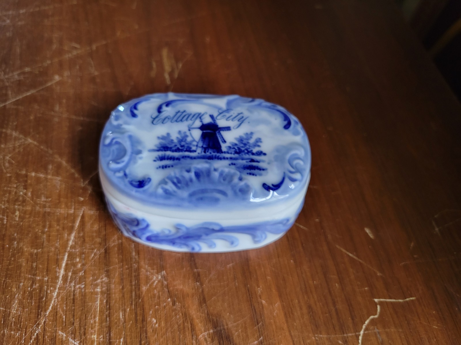 Delft Style Ceramic Trinket Box & Lid Handpainted Blue Holland Windmill 955