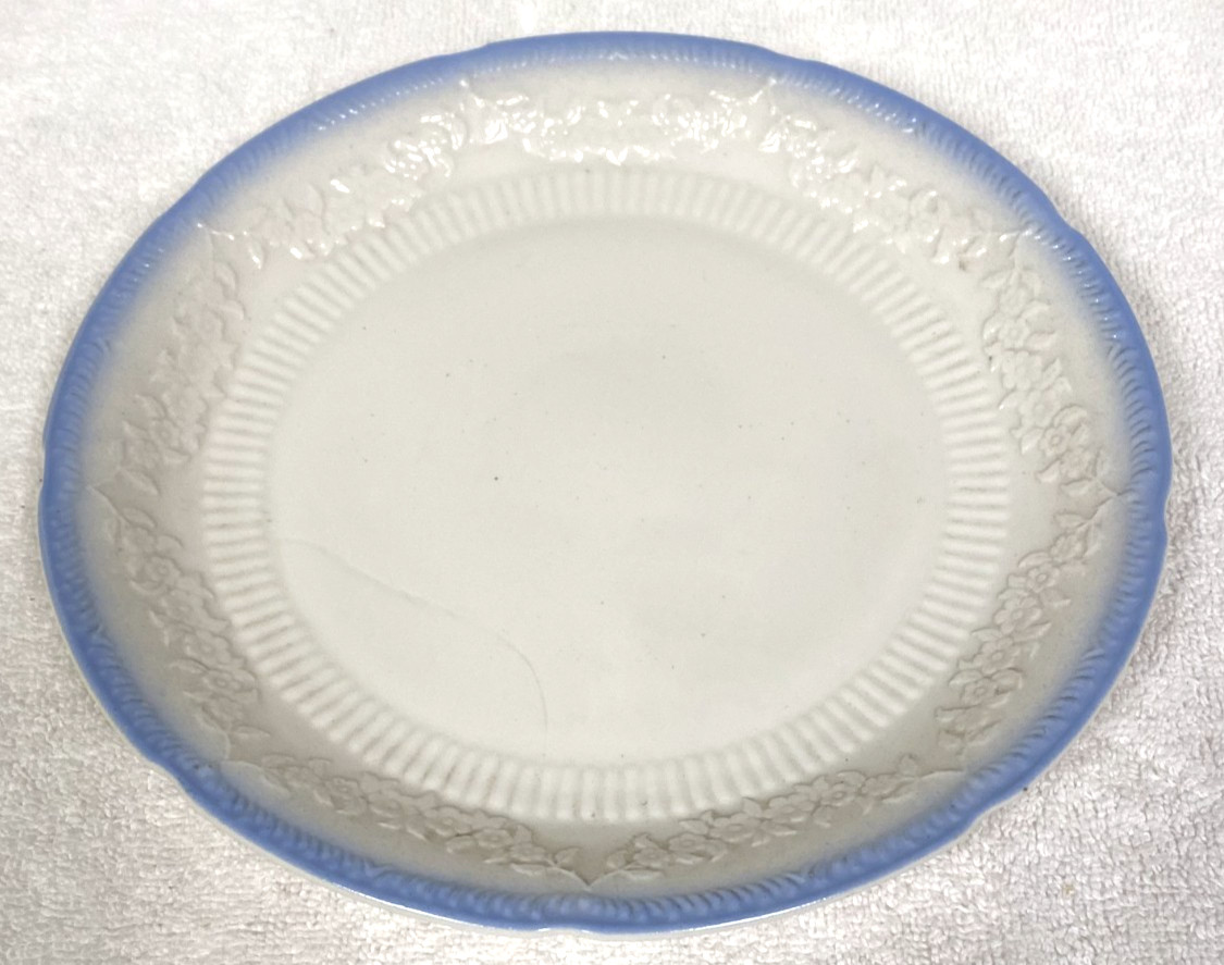 Vintage Anchor Hocking Fire King Alice Blue White Flower Scalloped Dinner Plate