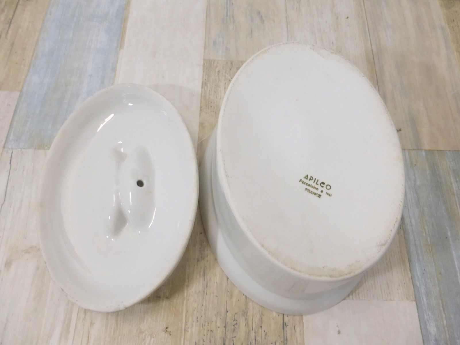 Apilco Covered White Ceramic Casserole 8 Inches x 3 1/8 Inches Pre-Owned