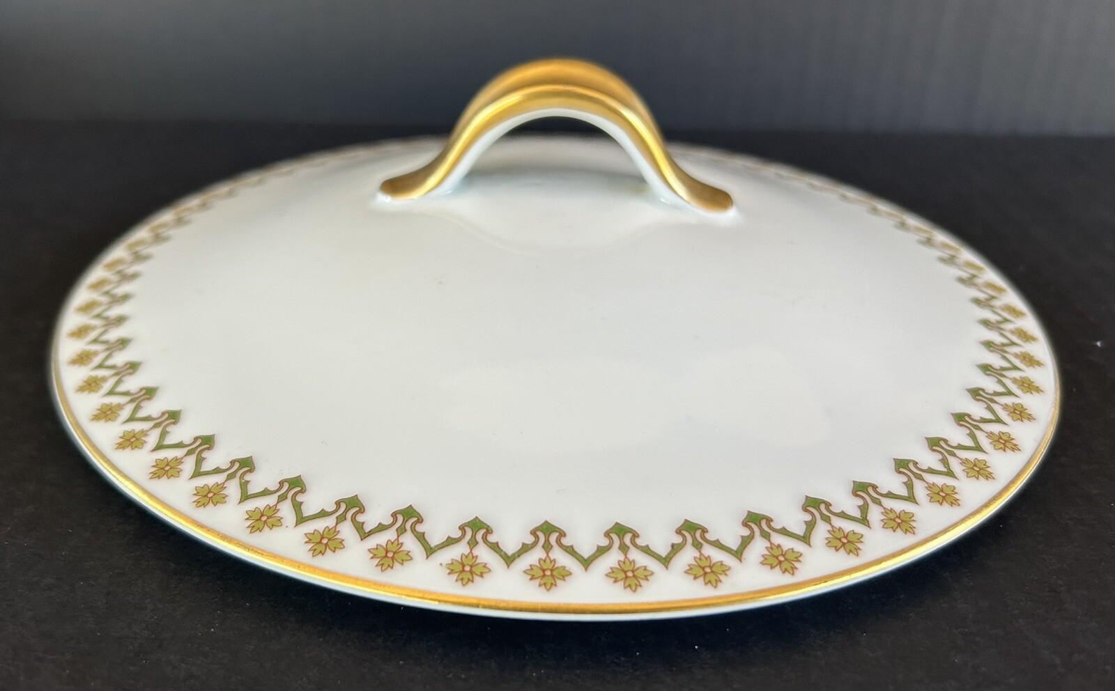 Haviland Limoges Round Covered Vegetable Dish Schleiger 570
