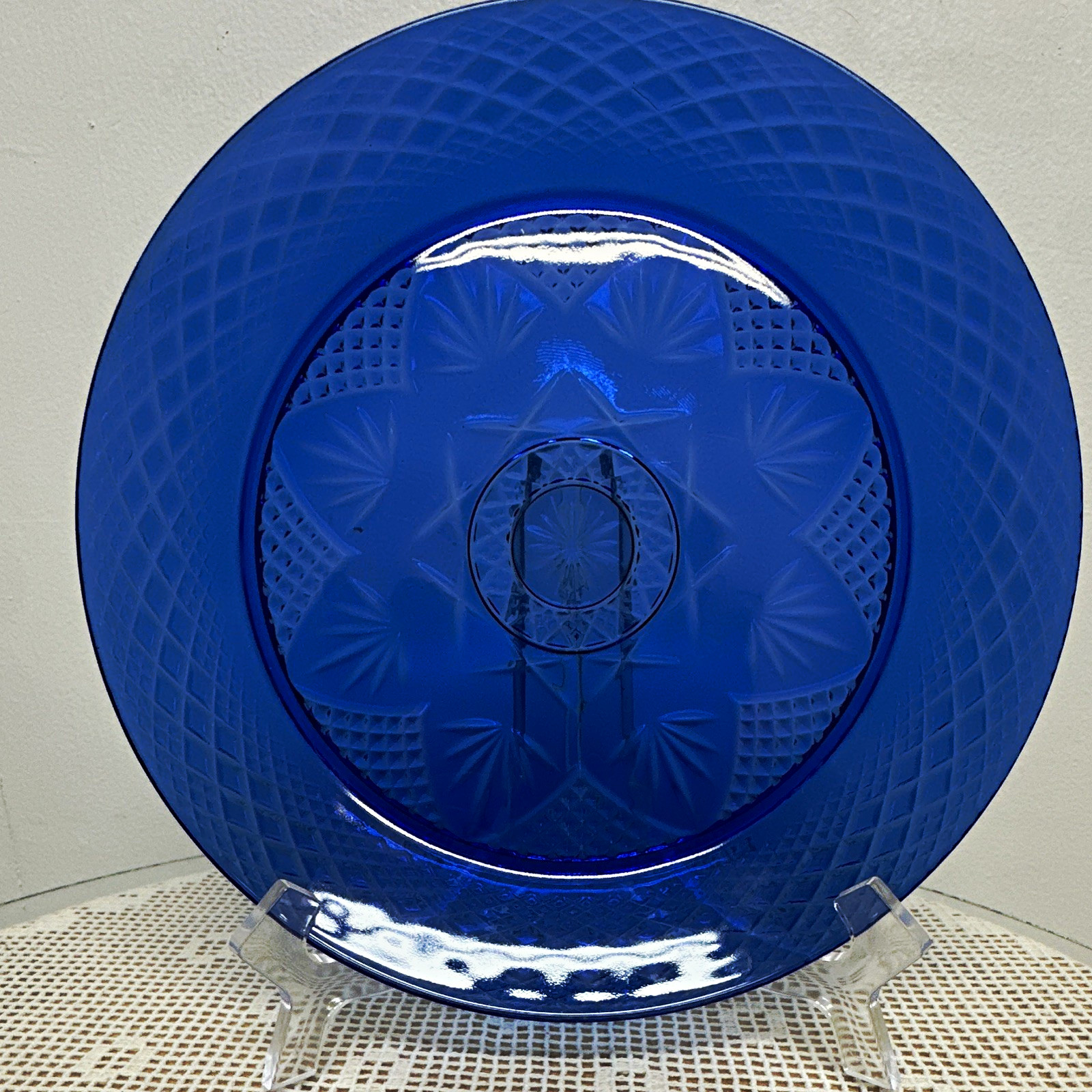 Unmarked Blue Glass Round Plate 10 in Diameter Decorative Serving Plate