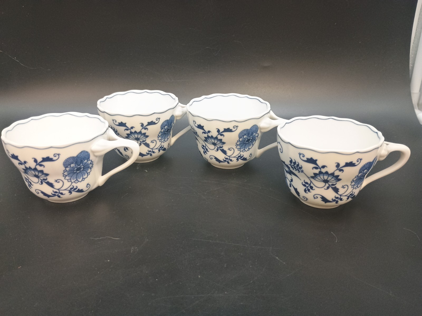4 Vintage Blue Danube Cups Blue Onion Design, Lipper International Japan