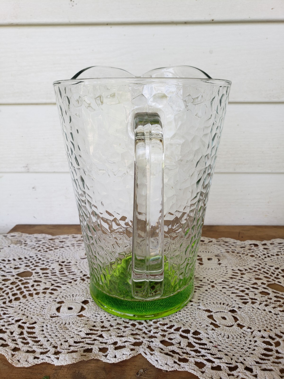 VINTAGE CRISA LARGE 8.75″ CLEAR LIME GREEN HAMMERED GLASS PITCHER SQUARE HANDLE