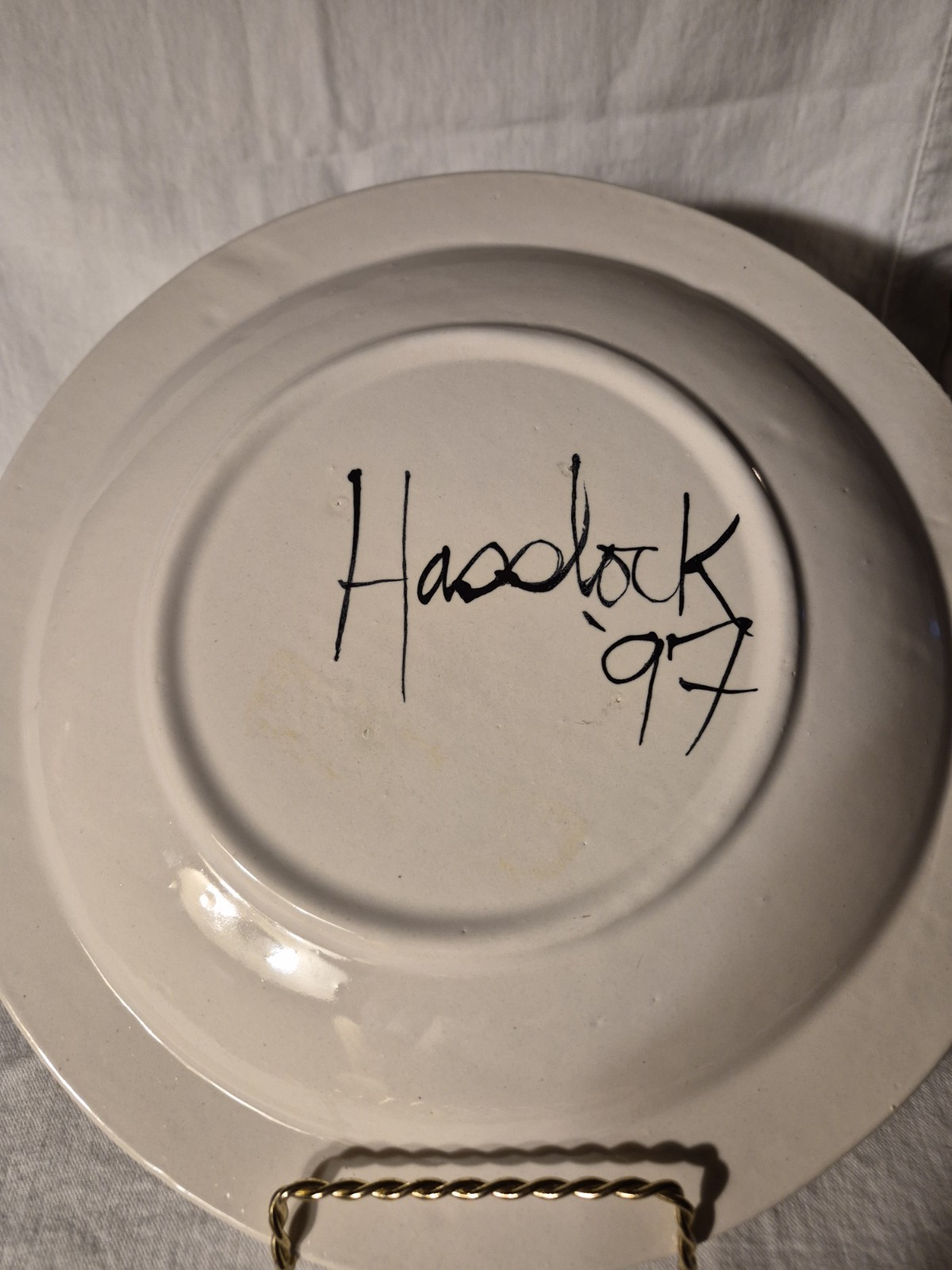 1997 Steve Hasslock 12″ Handpainted PIGS Pottery Signed Plate Farm Cottage