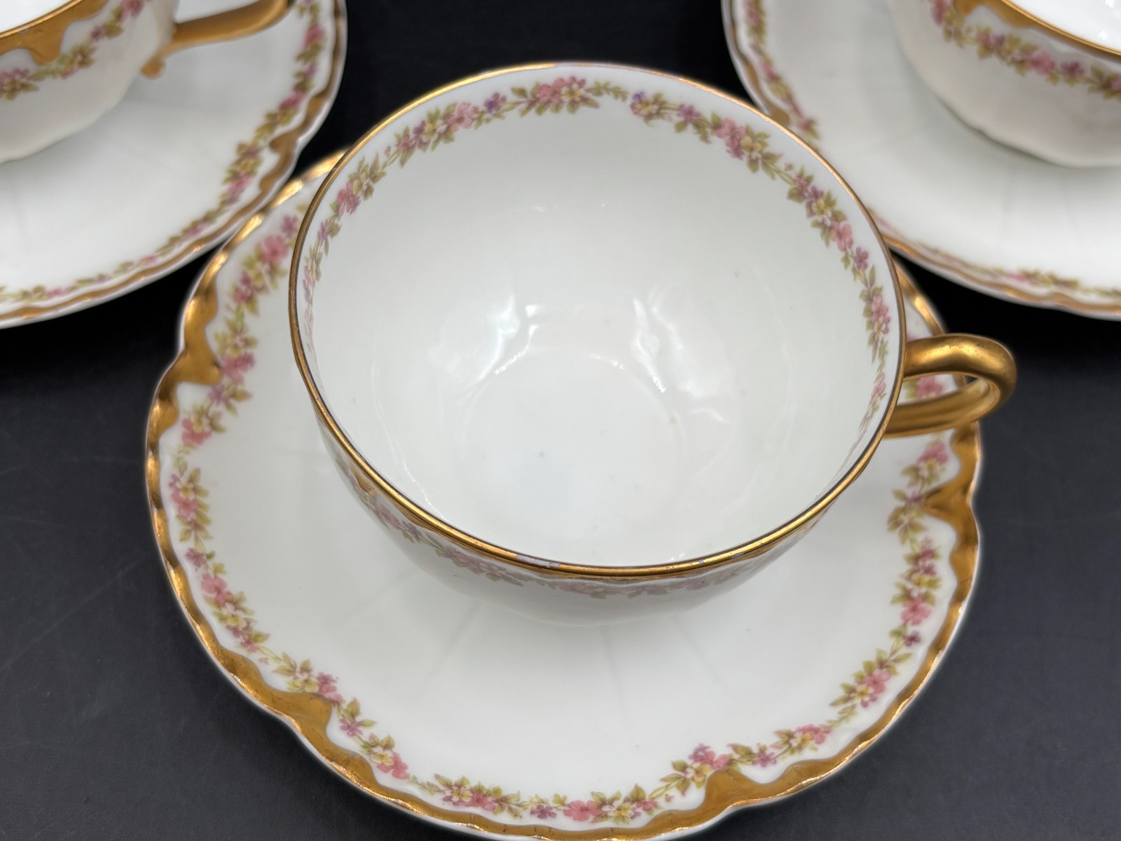 Haviland “SCHLEIGER 524″ Germany ~ Set of 3 ~ Cups & Saucers ~ 2” Tall