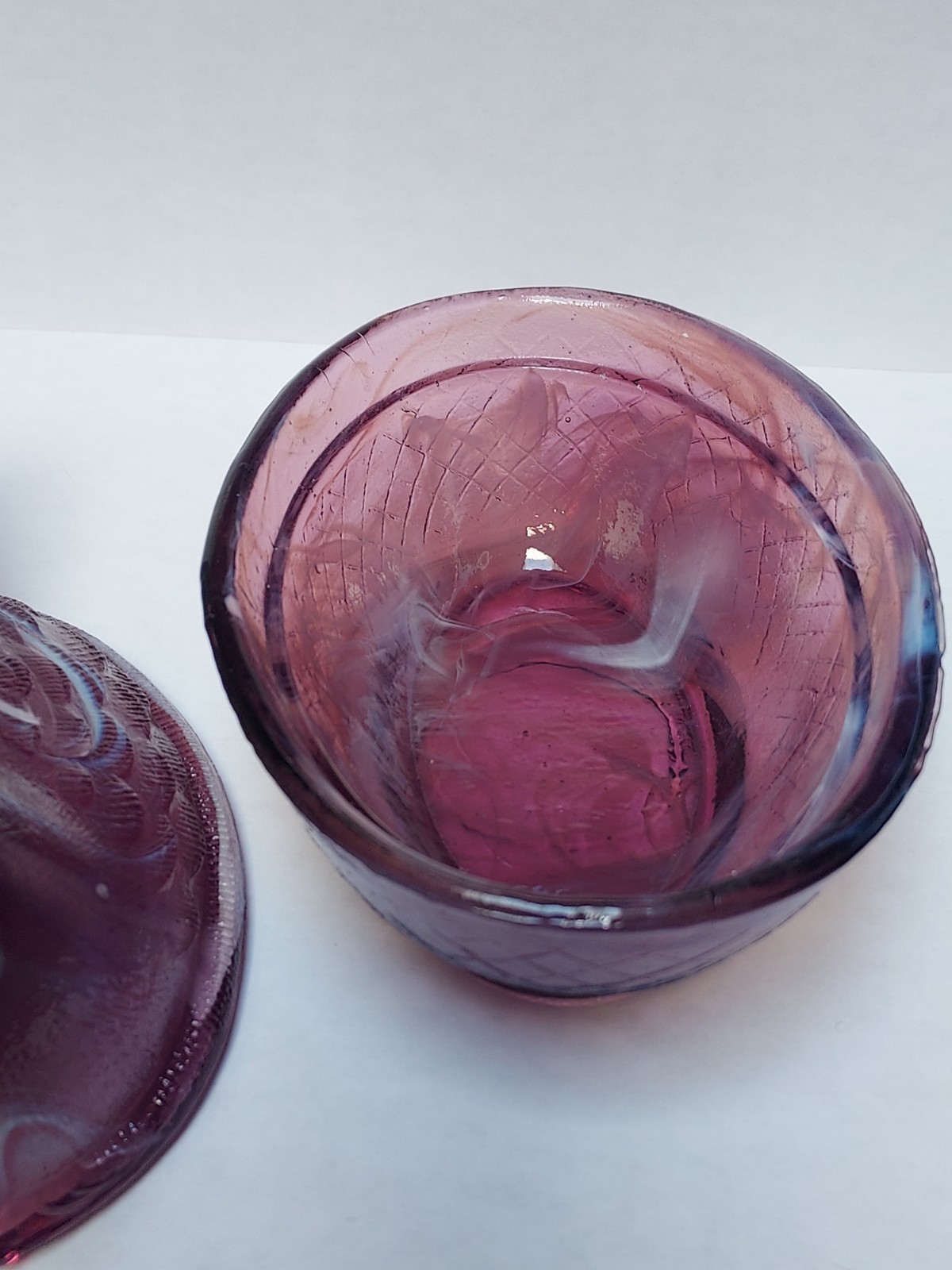 Purple White Slag Glass Swirl Chicken Hen On Nest Covered Dish