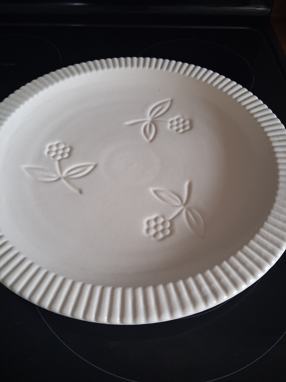 White Floral Embossed Shell Edge Stoneware Plates 2 Czechoslovakia