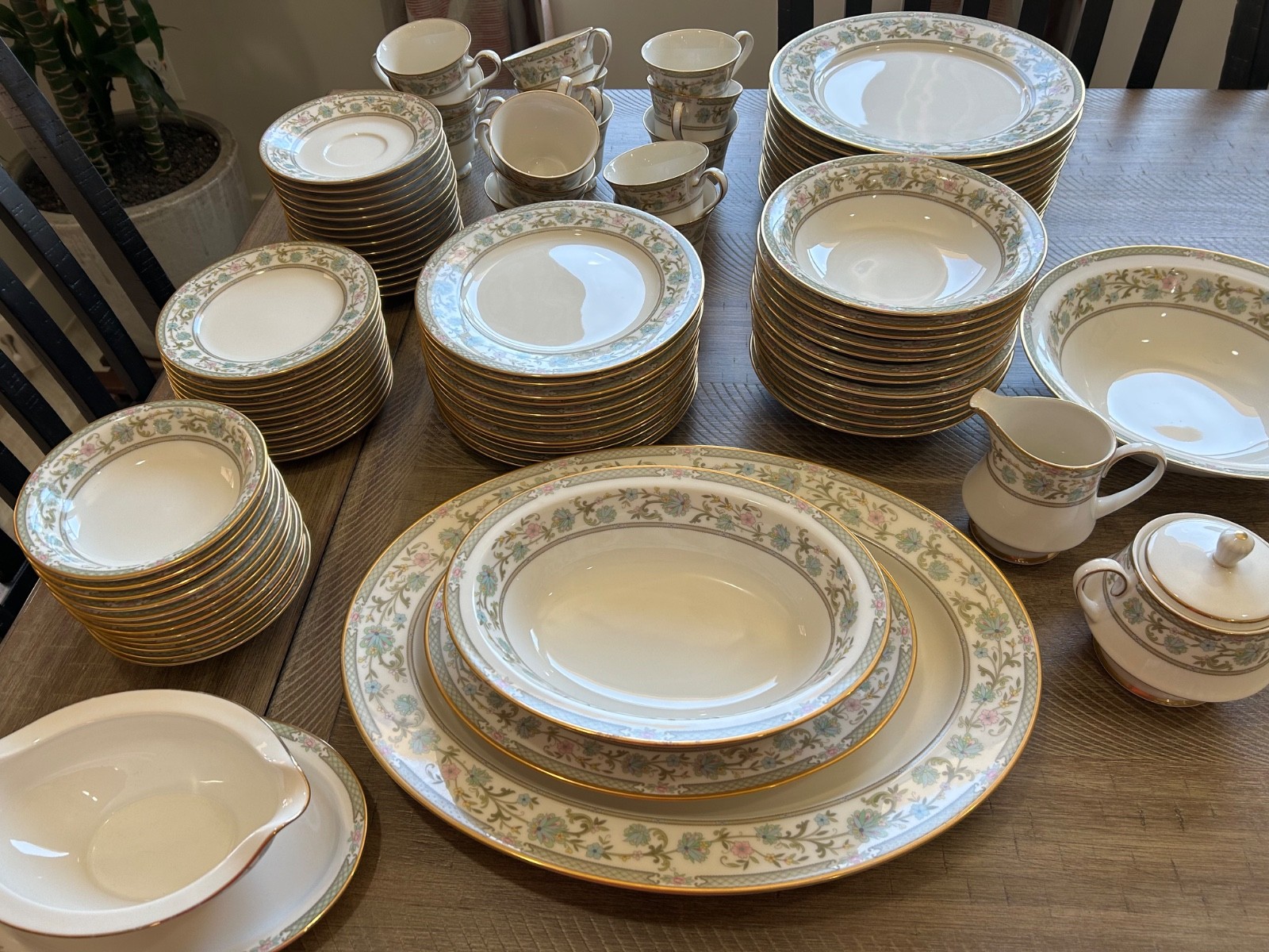 Noritake 95 pc Vintage 12 Place serving Set of Fine Ivory China Pattern 7194