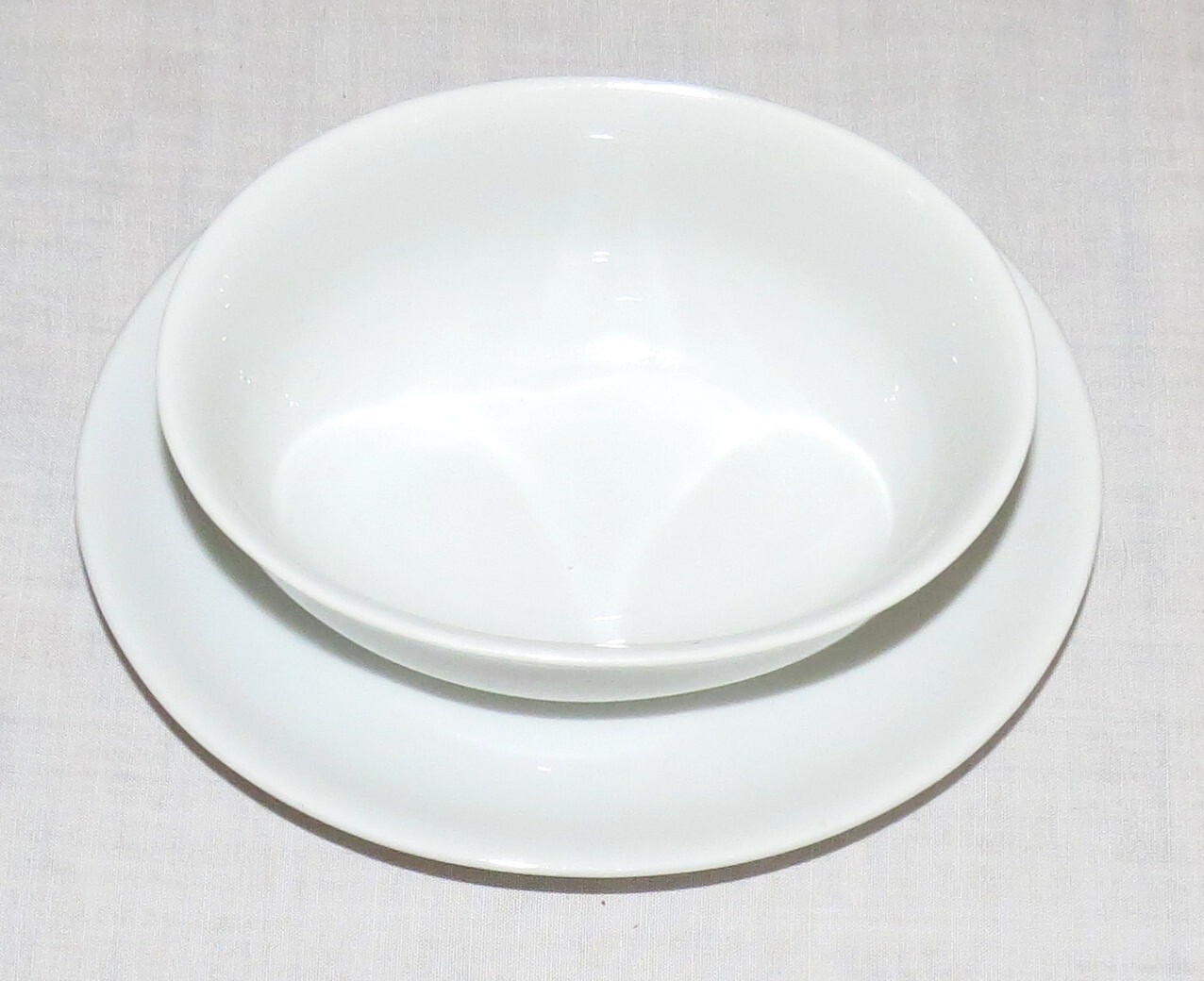 Arzberg White Gravy Boat Shape 2025 – 7 x 5.3/4 x 3 inches