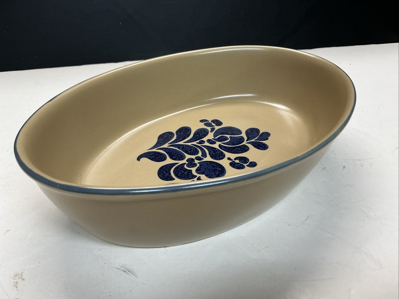 Vintage Pfaltzgraff Folk Art Oval Vegetable Serving Bowl 7” X 11”