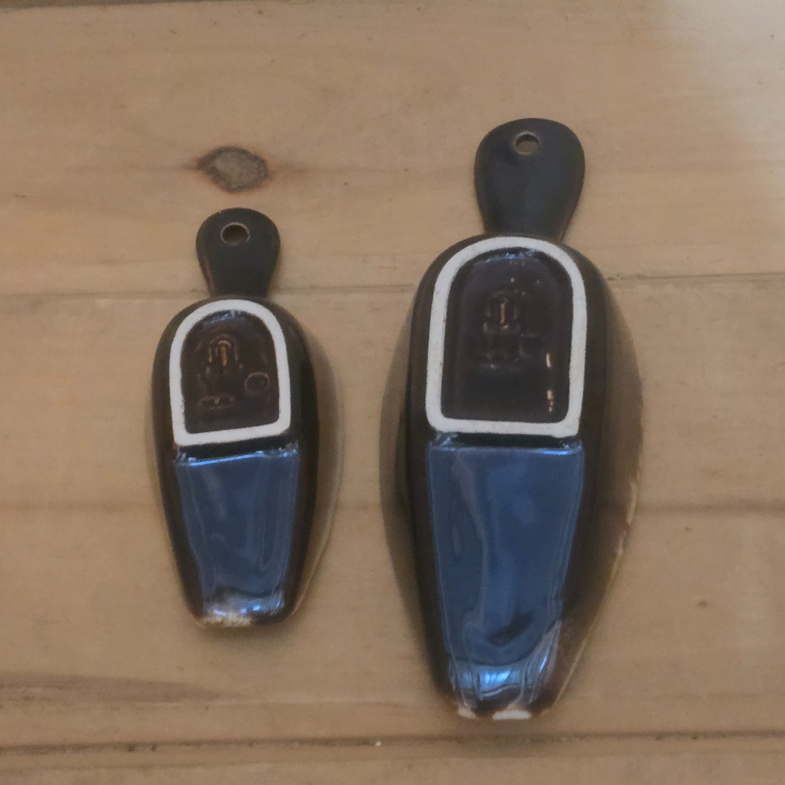 2 Pfaltzgraff Gourmet Brown Drip Small Nesting Scoops. 5¼”L x 1⅞”W x 1⅛”H & 7⅜”L