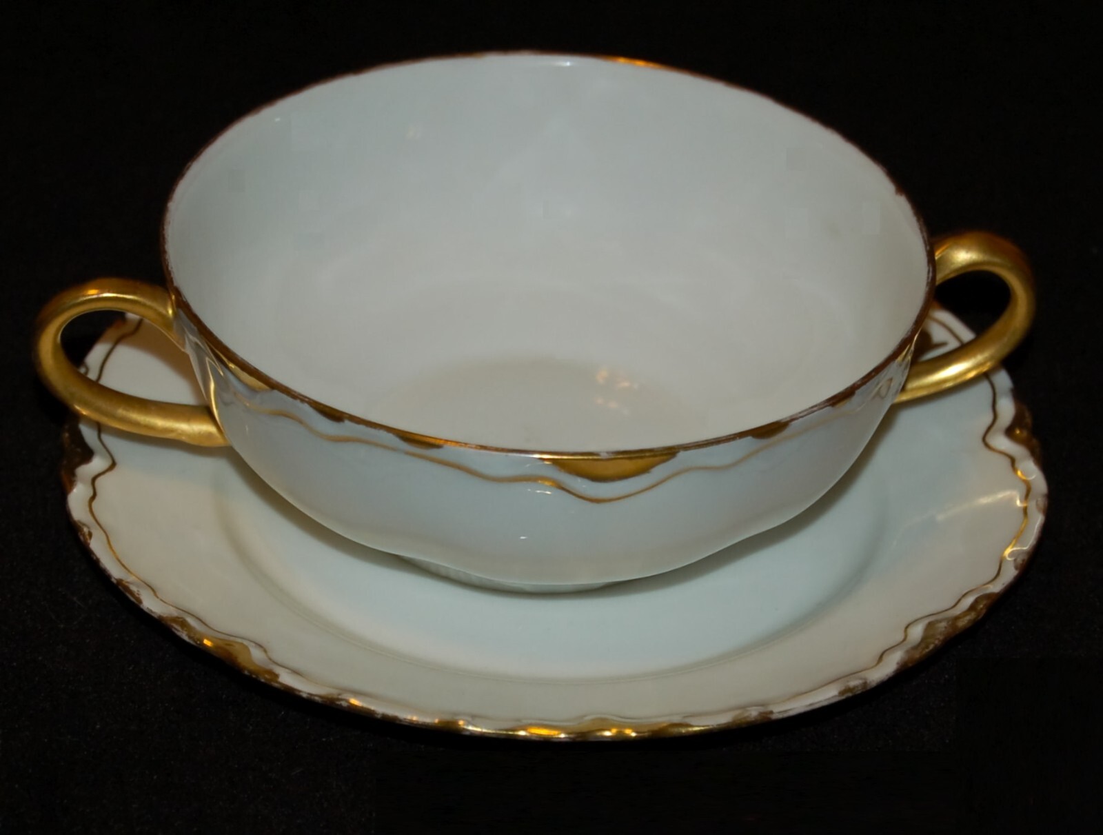 ANTIQUE Porcelain Soup Saucer LIMOGES Haviland Made in France 1905 Art Nouveau