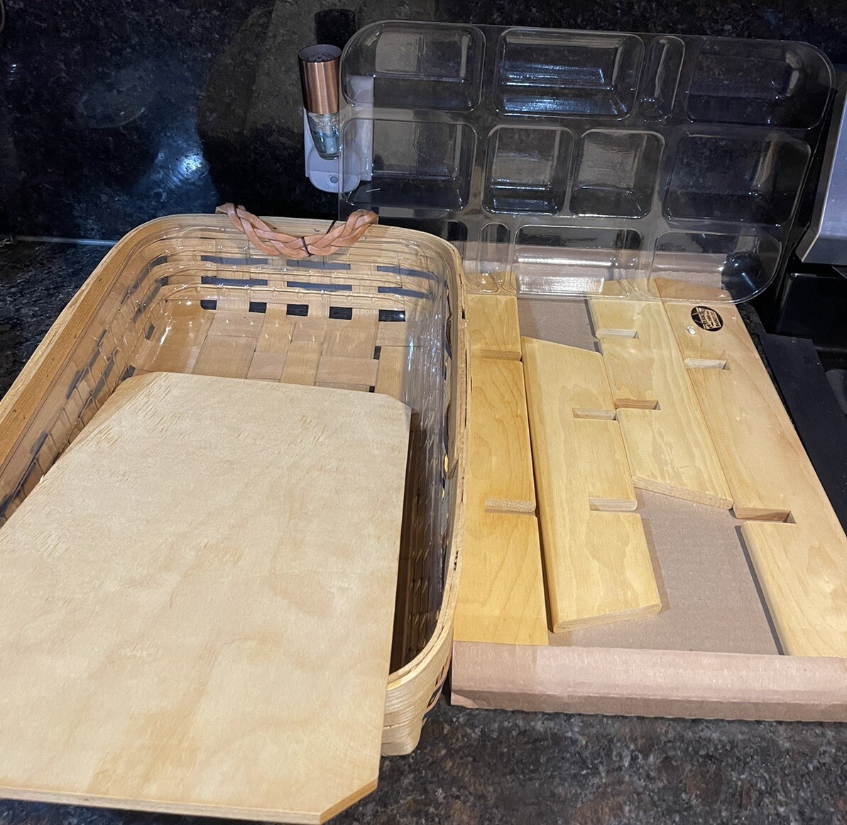 USA Peterboro Basket Co. 1854 Leather Handles, 2 Liner, Cutting Board 19x 13 x 4