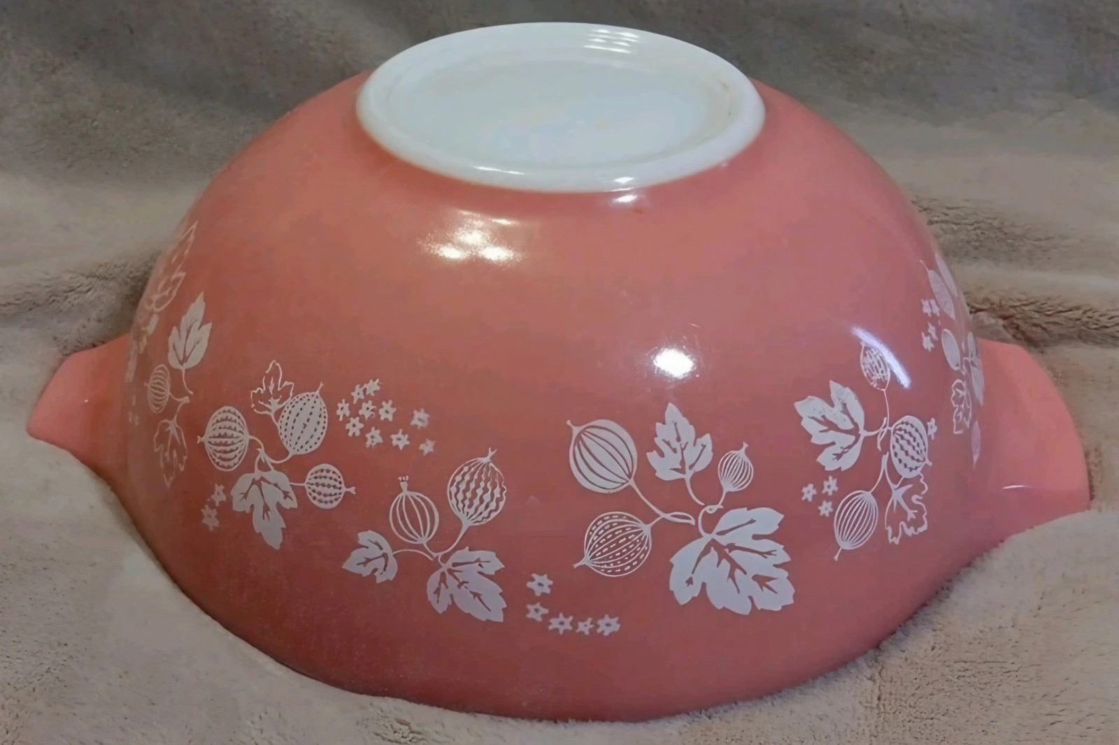 Vintage PYREX Pink Gooseberry 4 Qt Cinderella Mixing Bowl #444