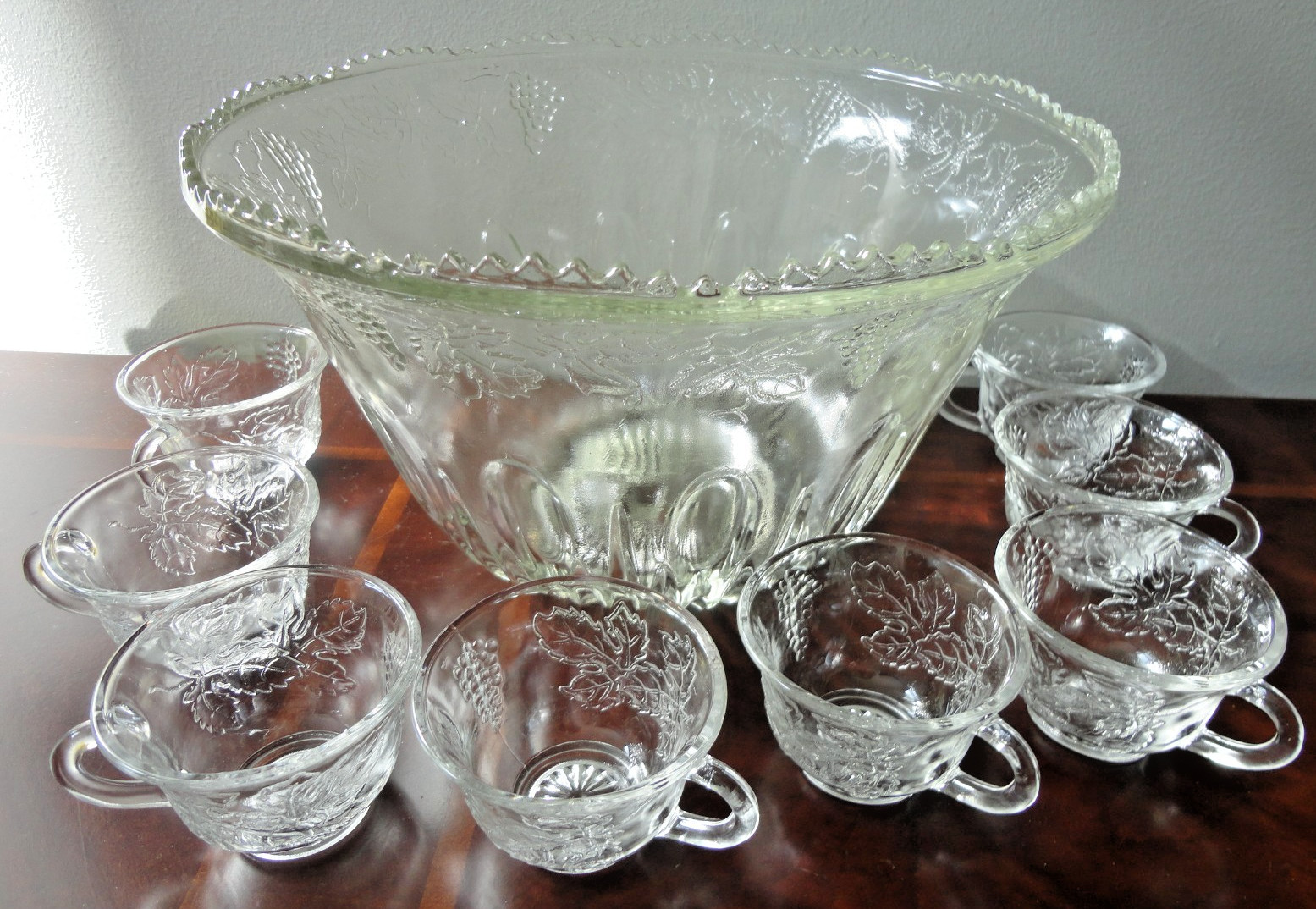 VINTAGE PRINCESS INDIANA HARVEST GRAPE CLEAR GLASS 9 PIECE PUNCH BOWL 8 CUPS SET