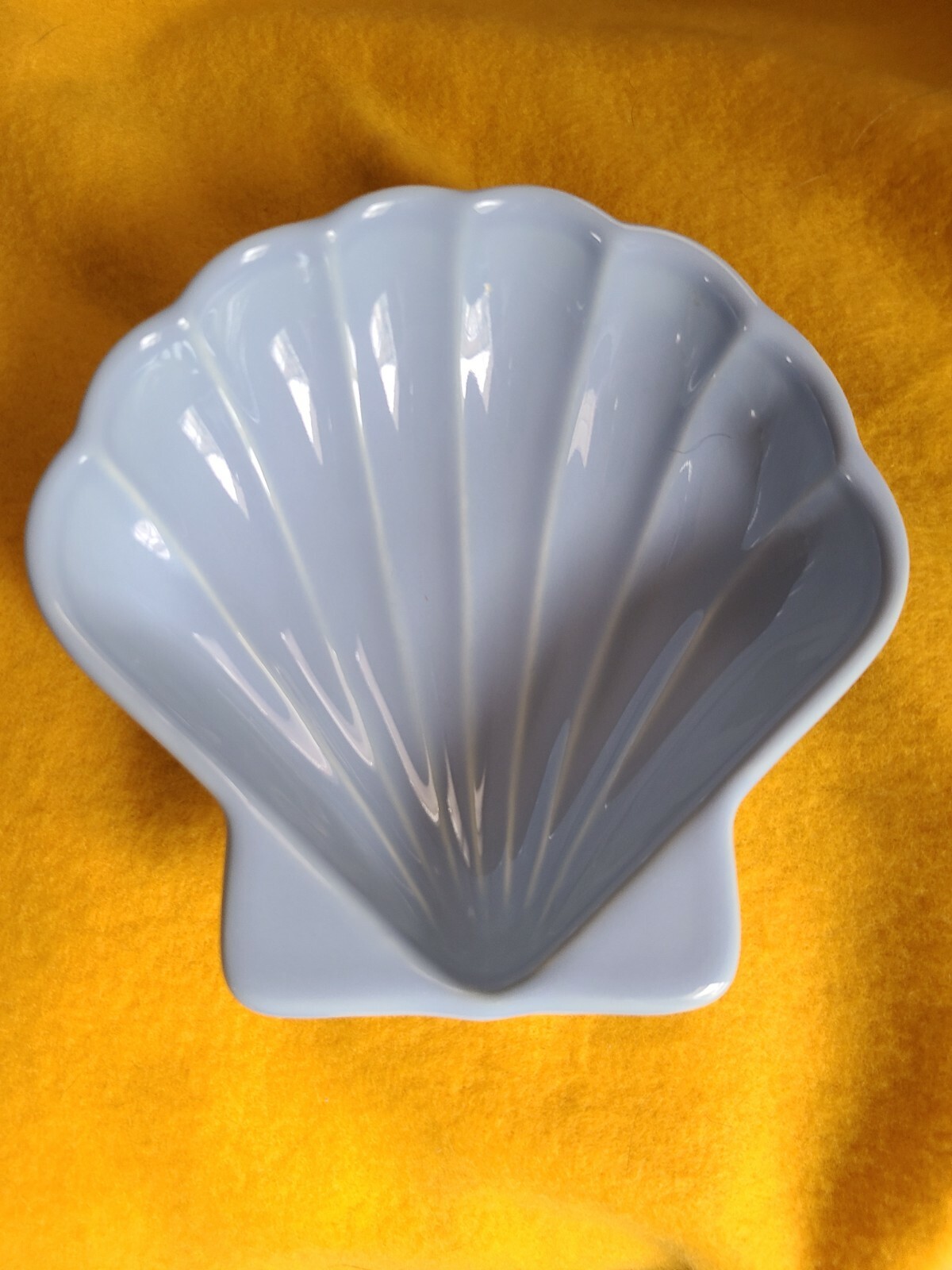 Pfaltzgraff Yorktowne Shell Shaped Dish 242 Blue 5 1/2 Inches – Free Shipping!