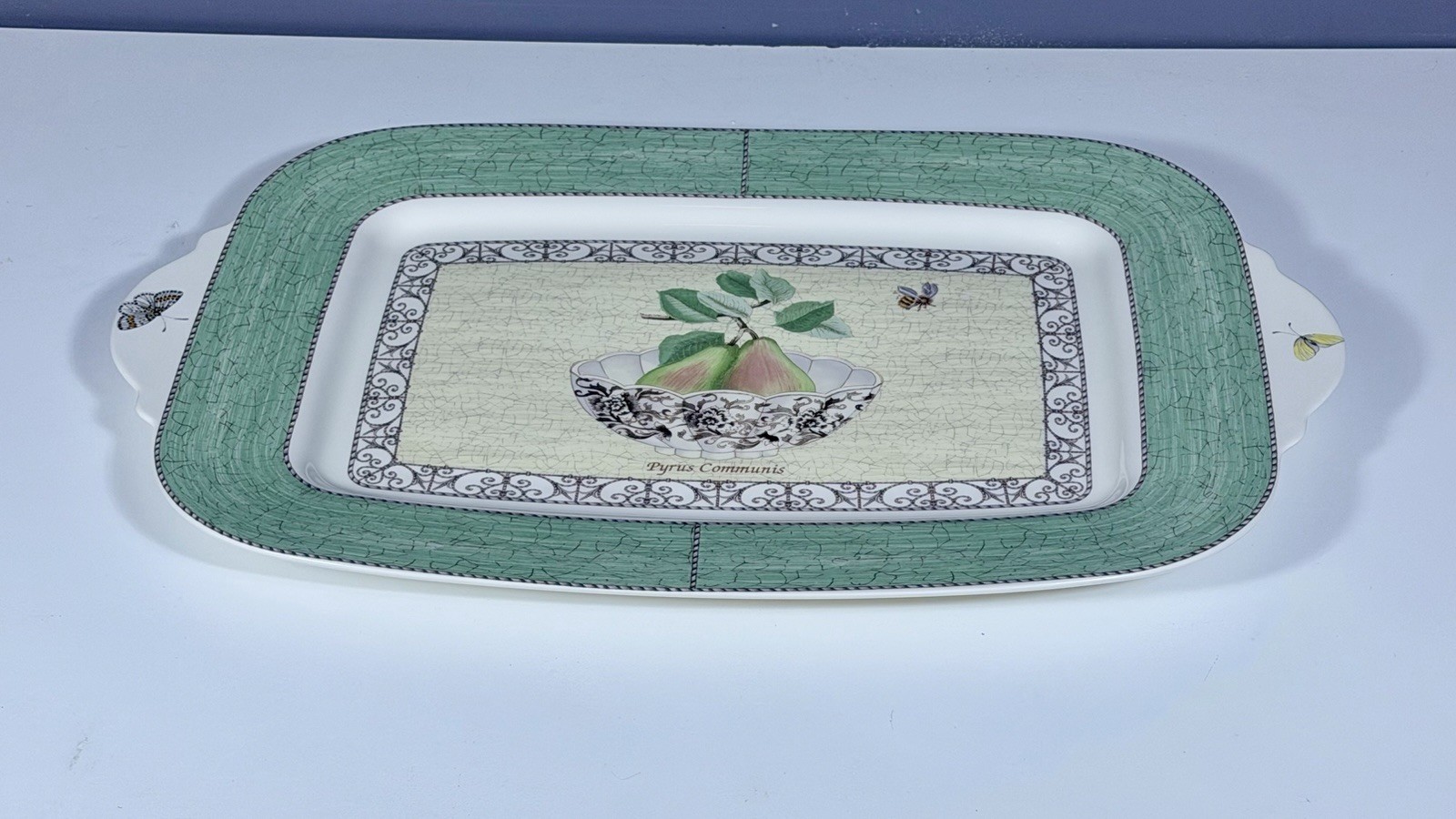 Wedgwood Sarah’s Garden Pear Platter 19.75” Queen’s Ware England 1997 UNUSED
