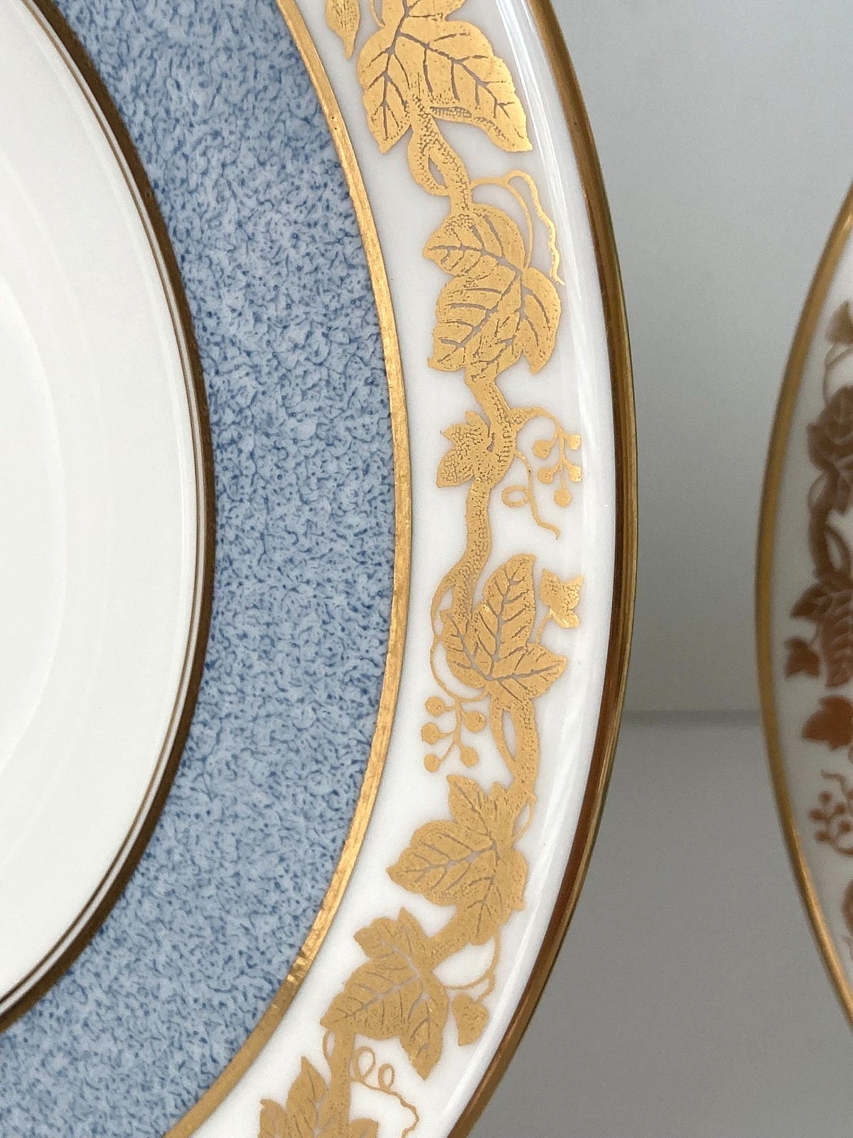 Vintage WEDGWOOD BONE CHINA Made in England 8 1/8″ SALAD PLATES Gold Trim SET 2
