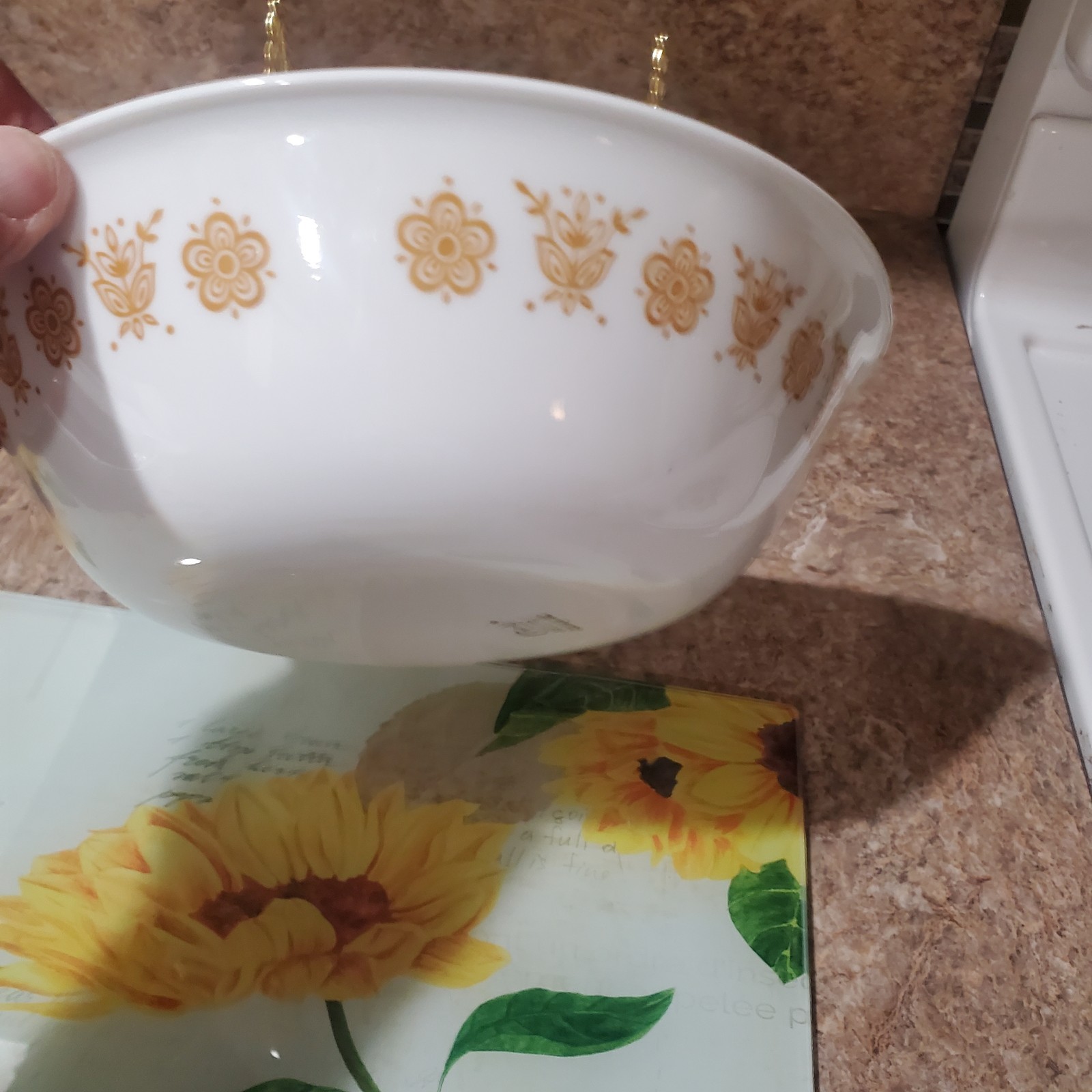 Corelle Butterfly Gold 10-1/4” Dia x 3” High Serving Vegetable Bowl Good Shape