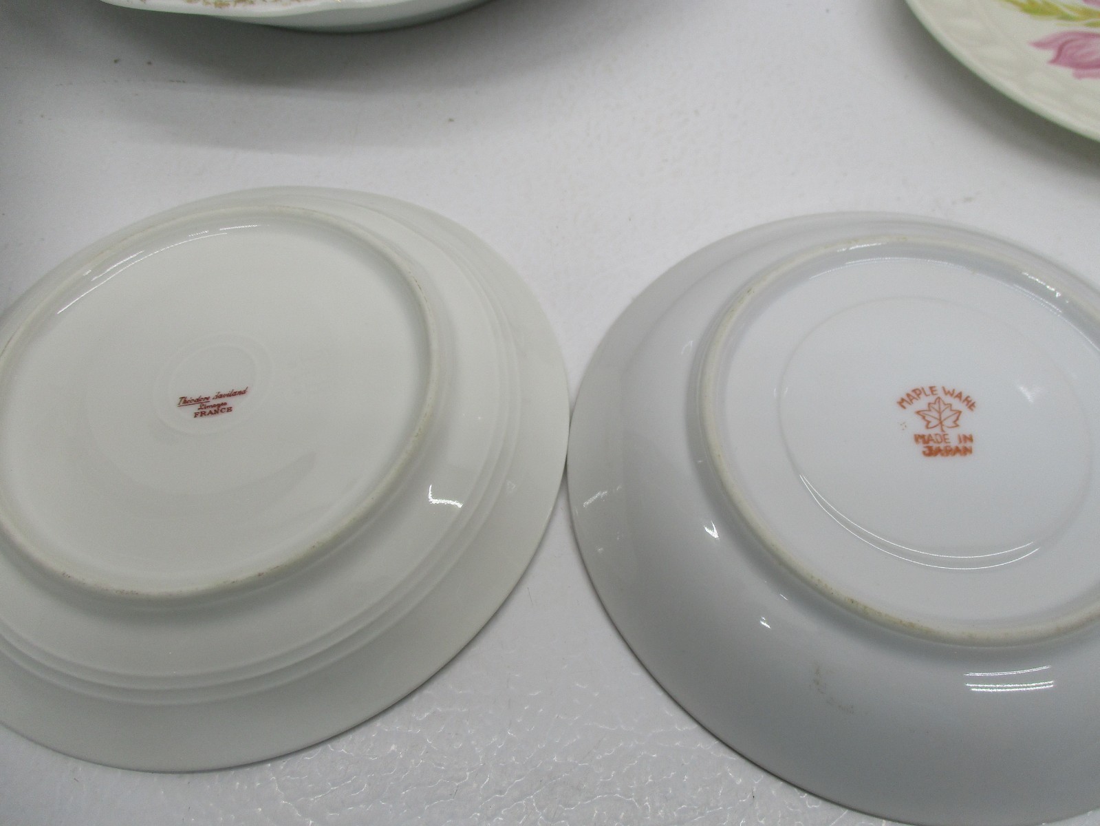 Vtg Mismatched China (4)BREAD/DESSERT Plates (4)SAUCERS-(2) VEG BOWLS-GRAVY BOAT