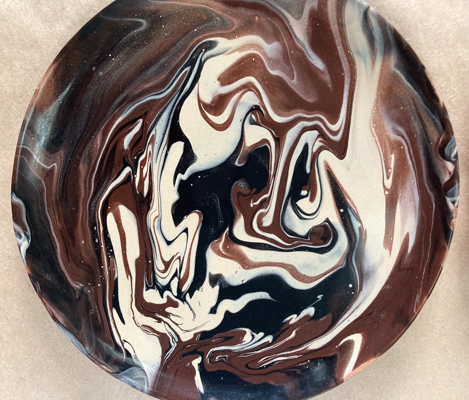 4 * VIETRI Chocolate Brown Marble Swirl 6.25” Plates Canapé Appetizer Cream Tan