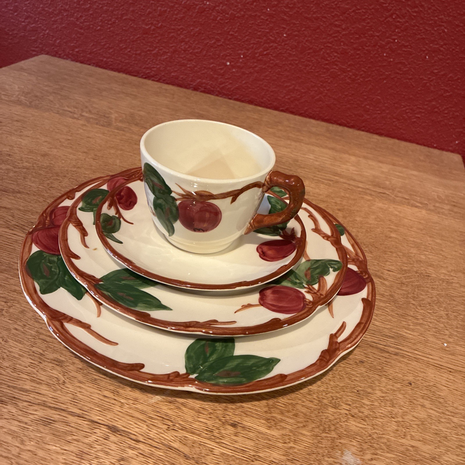 Franciscan Vintage Apple Blossom Four Piece Place Setting Made In The USA ￼