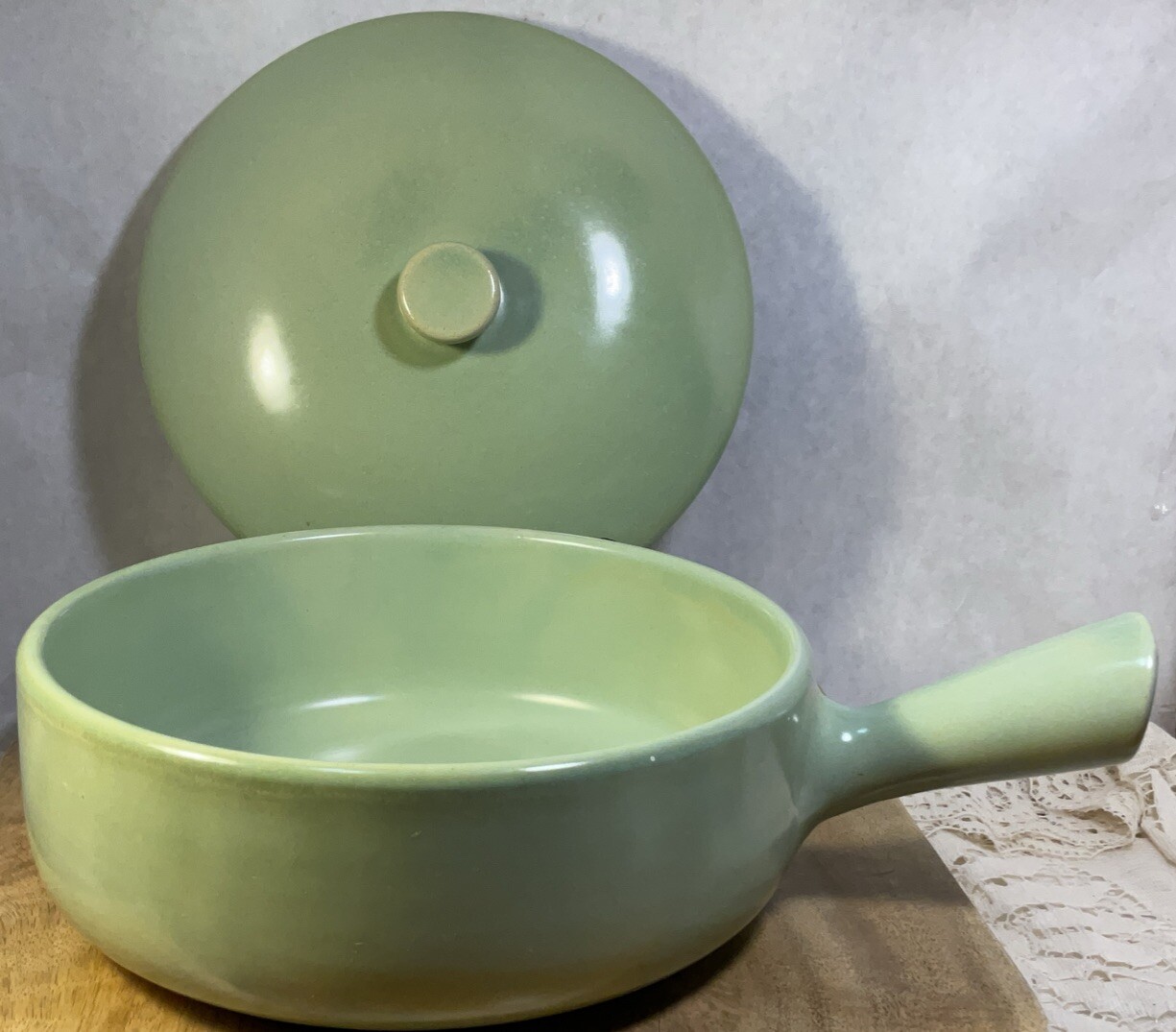 LA SOLANA SOLANAWARE HANDLED POTTERY DISH #3- SCOTTSDALE,AZ WITH LID EUC
