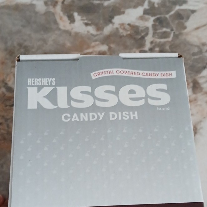 Hershey’s Kisses Crystal Pink Covered Candy Dish Diamond Pattern Round