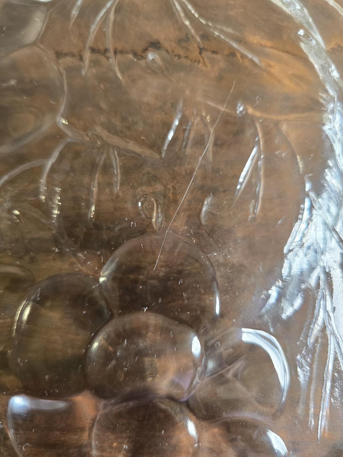 Set Of 4 VTG KIG Indonesia Clear Embossed Grape & Leaf 10-1/2 Dinner Plates