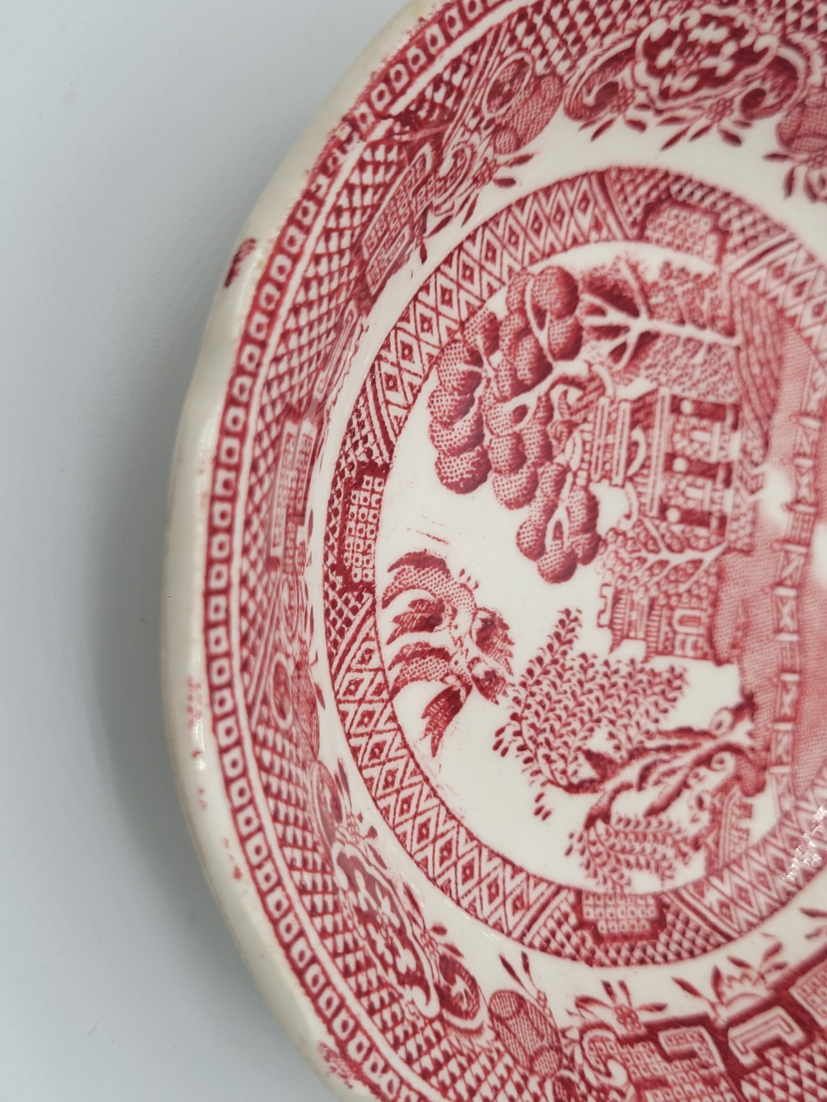 John Steventon & Sons Royal Venton Ware in the “Willow” pattern, 5 in saucer