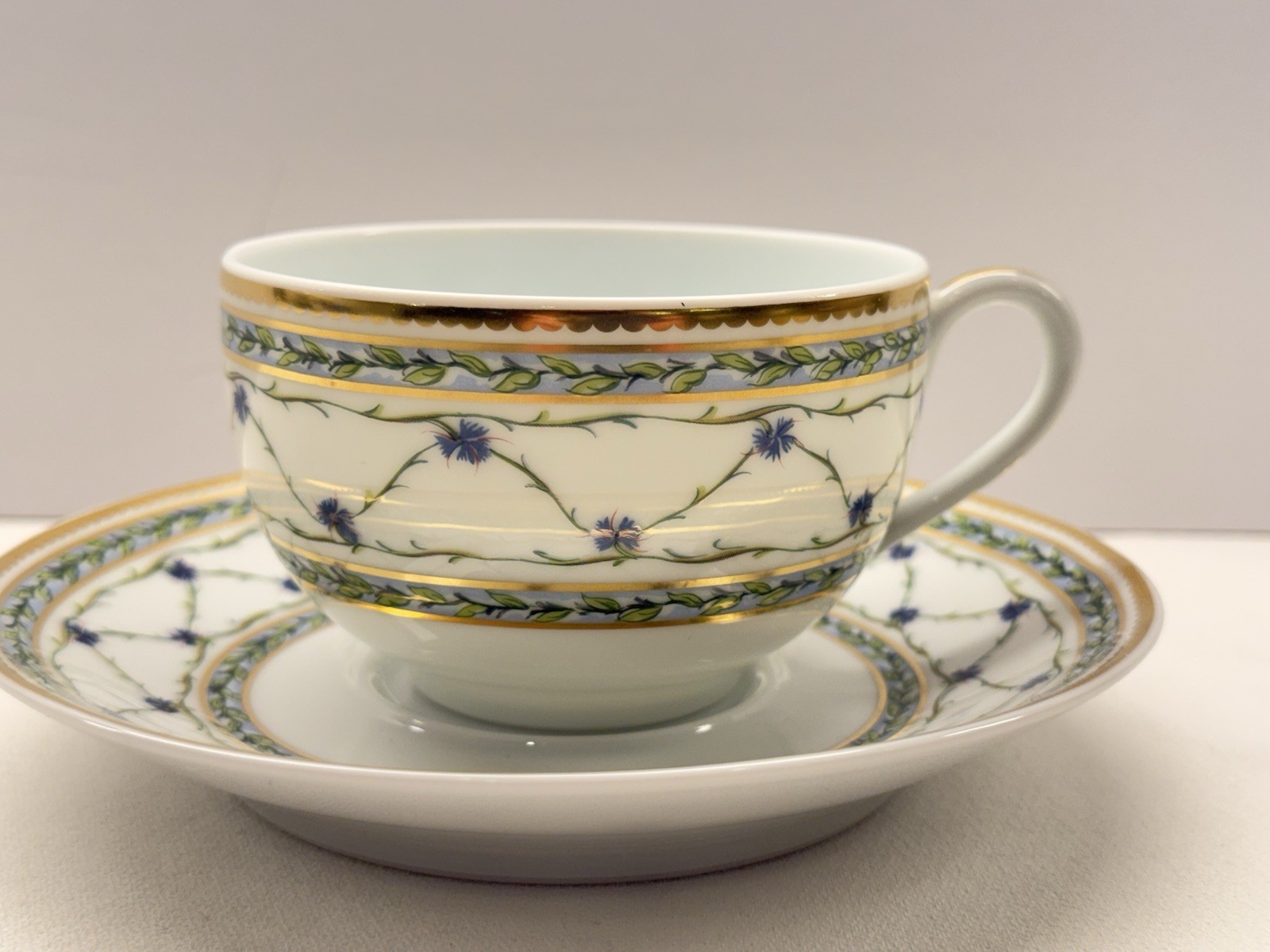 Raynaud Limoges “L’Allee Du Roy” Tea Cup & Saucer Set – Mint Condition – France