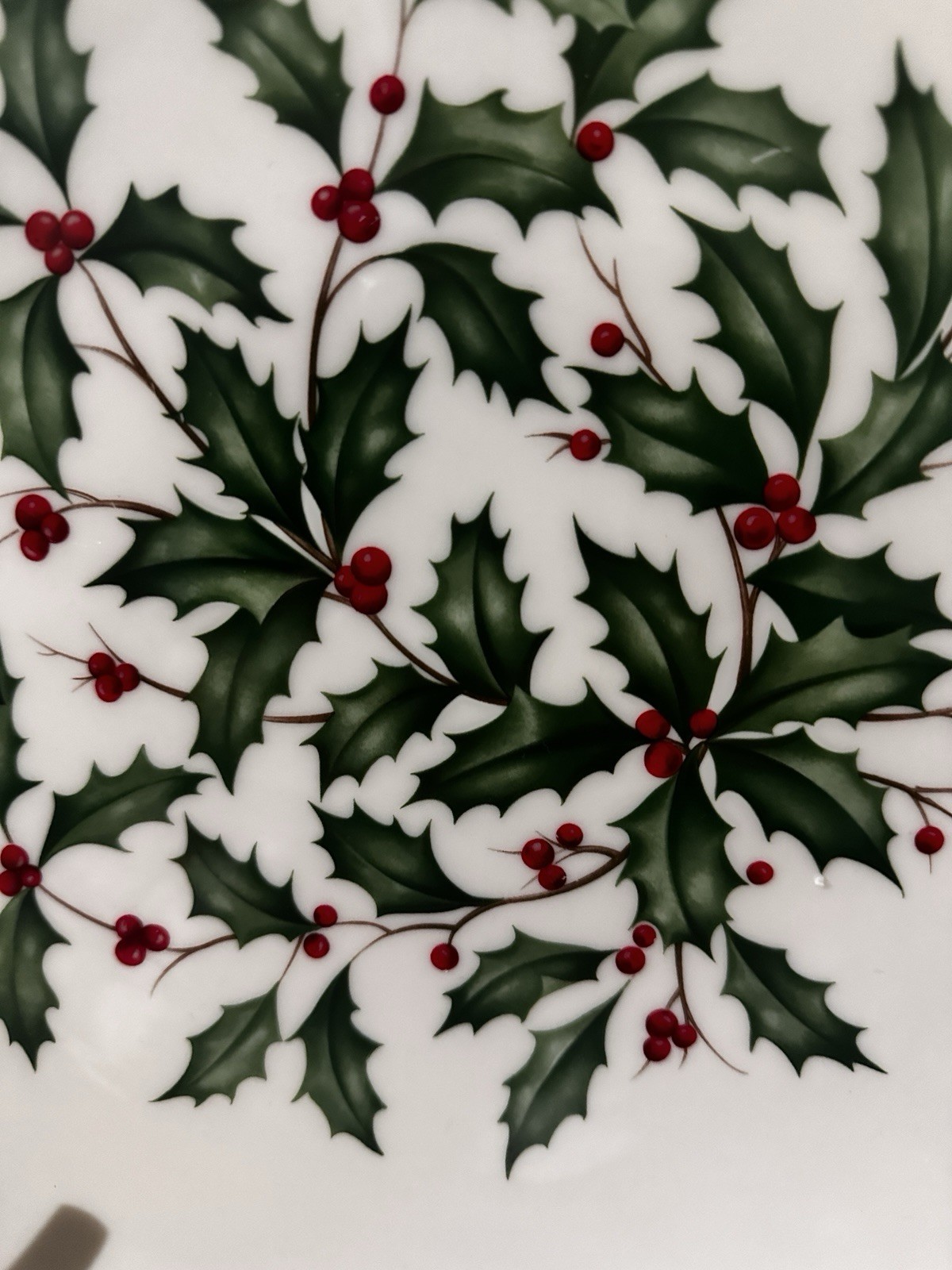 Lennox Holiday plate with Holly Berries And Gold Rim 12-3/4” excellent condition