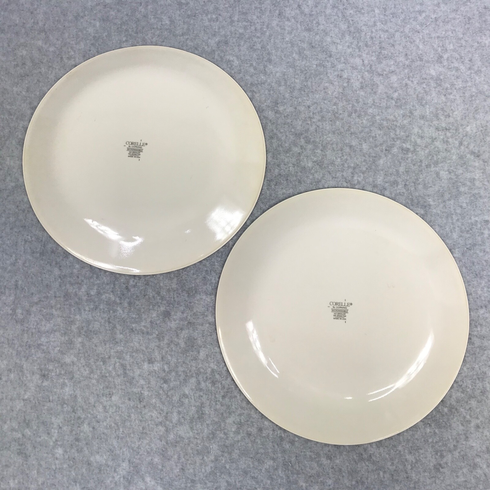 Set of 2 Corelle Hometown Dinner Plates Red Hearts Houses 10 1/4″