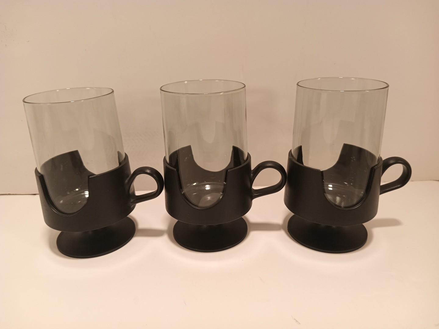 Set Of 3 Vintage Glas-Snap By Corning 8oz Tumblers With Black Plastic Holders