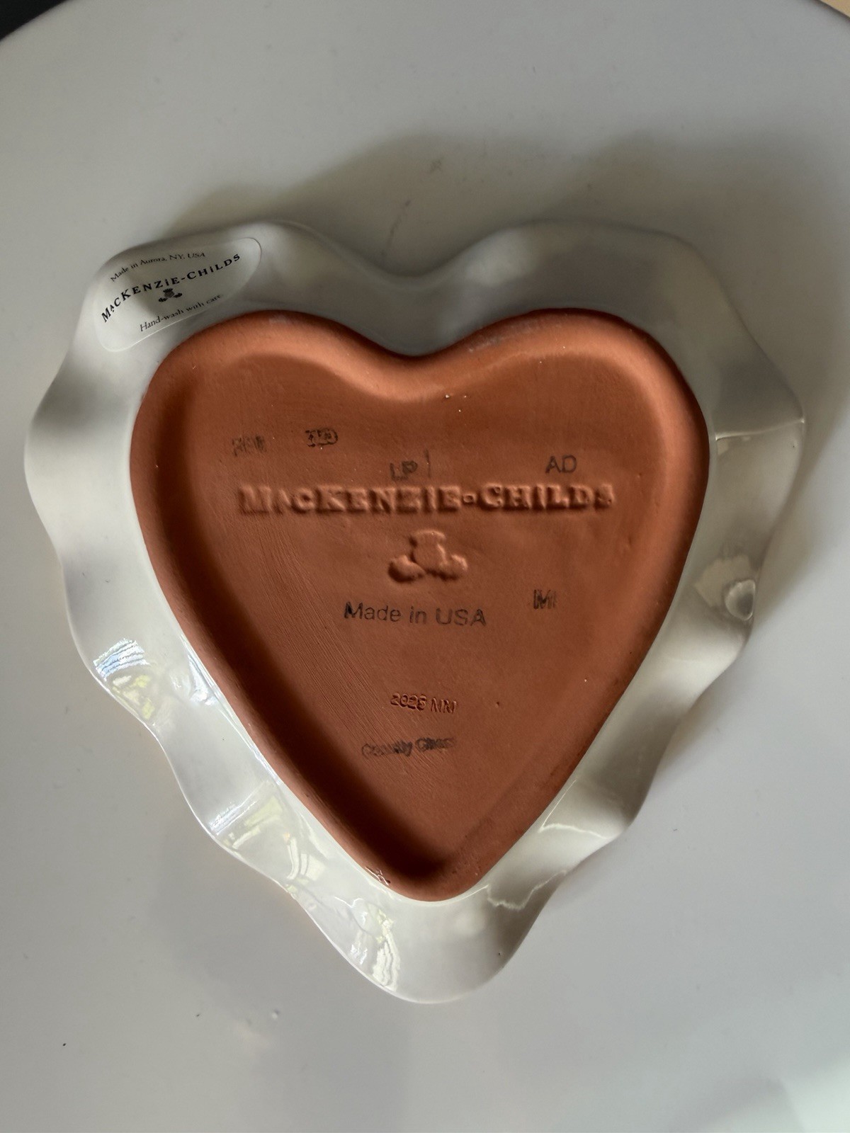 MacKenzie- Childs, Courtly Check Fluted Heart Plate, New